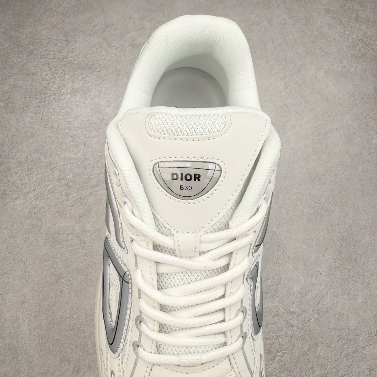 图片[5]-＃福利特价 Dior B30 迪奥网眼织物低帮运动休闲鞋 该款系列采用黑网色眼织物白和色科技料面精心制 作饰以反光“CD30”图形标志 外格轻盈的刻雕效果橡胶鞋搭底配标志性点的缀提升格调 内弹部力细节塑造想理的舒适穿着体验可与各休式闲造型配搭 彰显尚时现代的运风动范 尺码：36 37 35 39 40 41 42 43 44 45-选品中心