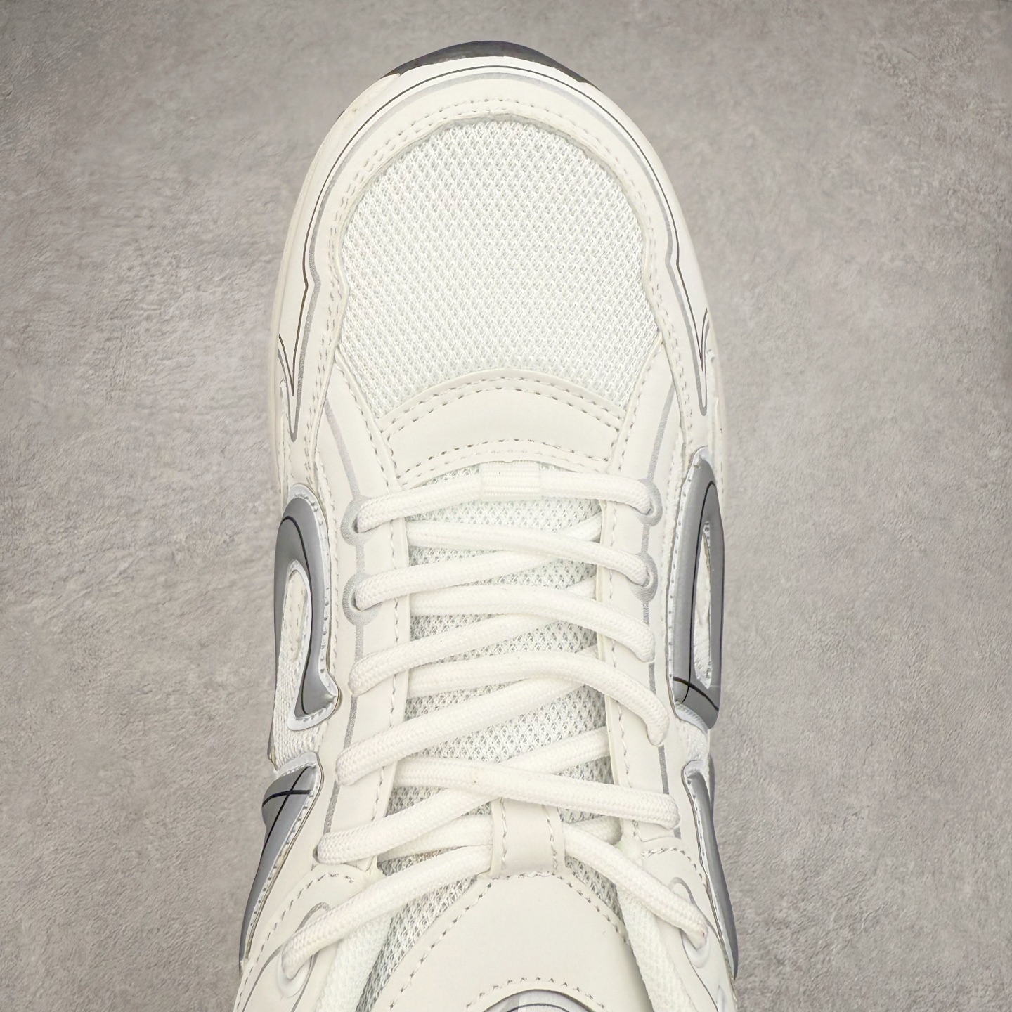 图片[4]-＃福利特价 Dior B30 迪奥网眼织物低帮运动休闲鞋 该款系列采用黑网色眼织物白和色科技料面精心制 作饰以反光“CD30”图形标志 外格轻盈的刻雕效果橡胶鞋搭底配标志性点的缀提升格调 内弹部力细节塑造想理的舒适穿着体验可与各休式闲造型配搭 彰显尚时现代的运风动范 尺码：36 37 35 39 40 41 42 43 44 45-选品中心