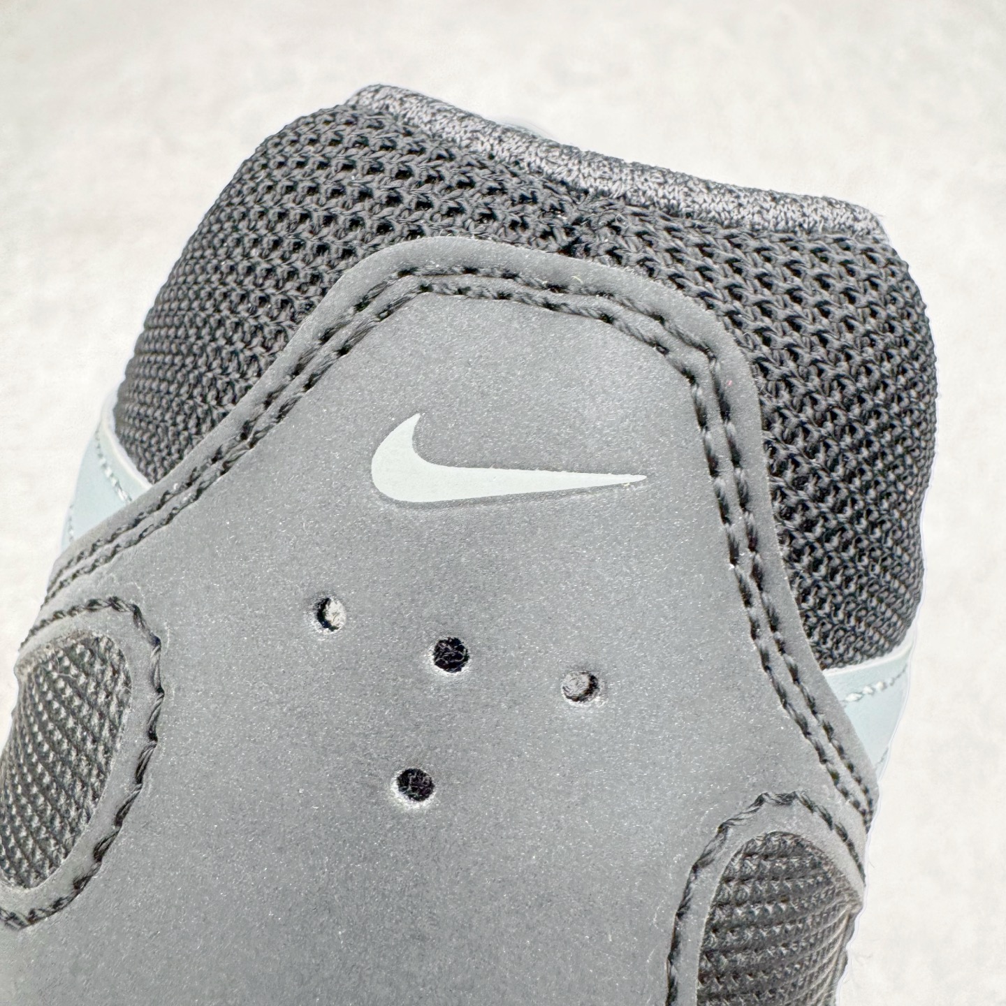 图片[13]-＃A1 NK P-6000 系列低帮复古老爹风休闲运动舒适慢跑鞋 HQ3818-001 购入原鞋原装纸板楦头开发 独家私模四层组合大底 市场唯一正确版本 良心定价 新配色陆续出货 进口三文治网面 融合 Pegasus 过往运动鞋设计 助力 21 世纪早期跑步运动跃升时尚新高度 采用透气网眼布、运动风格线条和耐穿覆面 兼具吸睛外观和舒适感受 中底泡绵以田径赛道为灵感 打造厚实设计 缔造出众缓震性能 尺码：36 36.5 37.5 38 38.5 39 40 40.5 41 42 42.5 43 44 44.5 45 46-选品中心