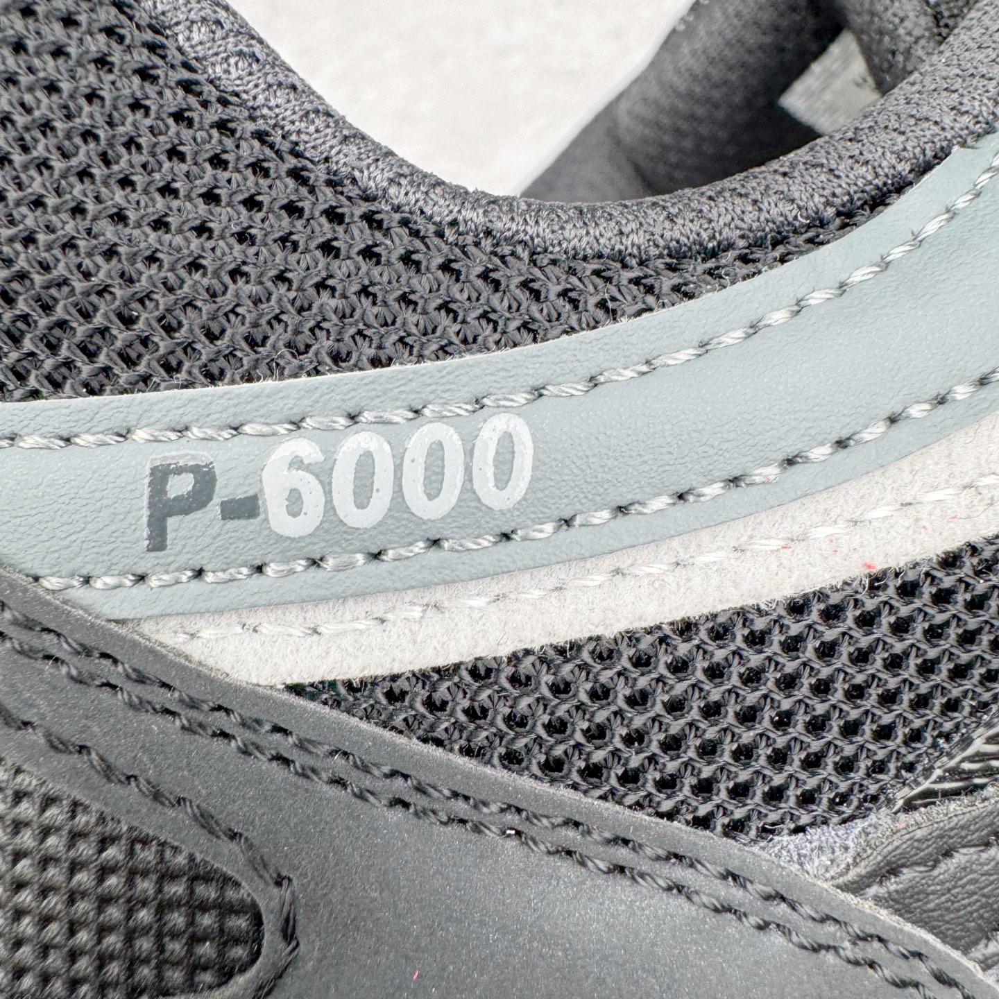 图片[14]-＃A1 NK P-6000 系列低帮复古老爹风休闲运动舒适慢跑鞋 HQ3818-001 购入原鞋原装纸板楦头开发 独家私模四层组合大底 市场唯一正确版本 良心定价 新配色陆续出货 进口三文治网面 融合 Pegasus 过往运动鞋设计 助力 21 世纪早期跑步运动跃升时尚新高度 采用透气网眼布、运动风格线条和耐穿覆面 兼具吸睛外观和舒适感受 中底泡绵以田径赛道为灵感 打造厚实设计 缔造出众缓震性能 尺码：36 36.5 37.5 38 38.5 39 40 40.5 41 42 42.5 43 44 44.5 45 46-选品中心