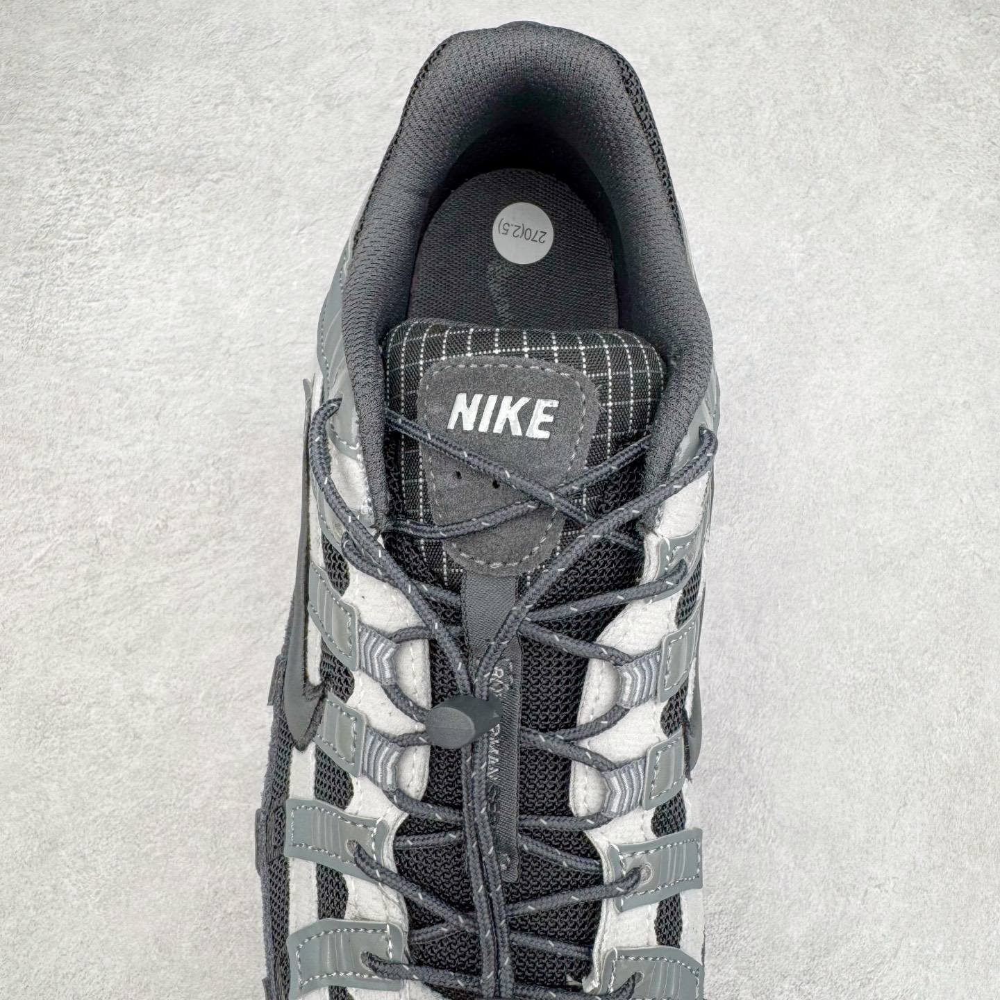 图片[5]-＃A1 NK P-6000 系列低帮复古老爹风休闲运动舒适慢跑鞋 HQ3818-001 购入原鞋原装纸板楦头开发 独家私模四层组合大底 市场唯一正确版本 良心定价 新配色陆续出货 进口三文治网面 融合 Pegasus 过往运动鞋设计 助力 21 世纪早期跑步运动跃升时尚新高度 采用透气网眼布、运动风格线条和耐穿覆面 兼具吸睛外观和舒适感受 中底泡绵以田径赛道为灵感 打造厚实设计 缔造出众缓震性能 尺码：36 36.5 37.5 38 38.5 39 40 40.5 41 42 42.5 43 44 44.5 45 46-选品中心