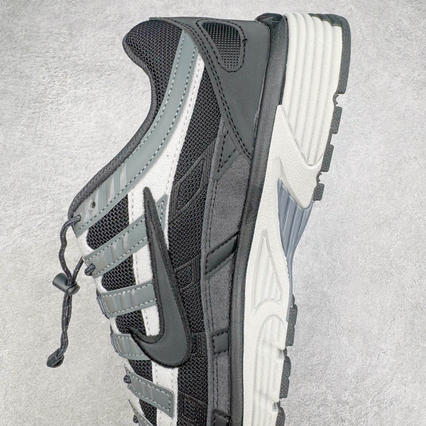 图片[7]-＃A1 NK P-6000 系列低帮复古老爹风休闲运动舒适慢跑鞋 HQ3818-001 购入原鞋原装纸板楦头开发 独家私模四层组合大底 市场唯一正确版本 良心定价 新配色陆续出货 进口三文治网面 融合 Pegasus 过往运动鞋设计 助力 21 世纪早期跑步运动跃升时尚新高度 采用透气网眼布、运动风格线条和耐穿覆面 兼具吸睛外观和舒适感受 中底泡绵以田径赛道为灵感 打造厚实设计 缔造出众缓震性能 尺码：36 36.5 37.5 38 38.5 39 40 40.5 41 42 42.5 43 44 44.5 45 46-选品中心