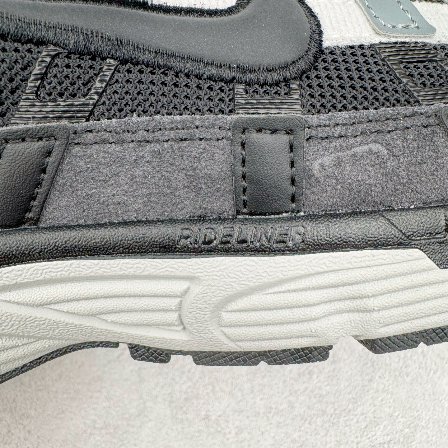 图片[16]-＃A1 NK P-6000 系列低帮复古老爹风休闲运动舒适慢跑鞋 HQ3818-001 购入原鞋原装纸板楦头开发 独家私模四层组合大底 市场唯一正确版本 良心定价 新配色陆续出货 进口三文治网面 融合 Pegasus 过往运动鞋设计 助力 21 世纪早期跑步运动跃升时尚新高度 采用透气网眼布、运动风格线条和耐穿覆面 兼具吸睛外观和舒适感受 中底泡绵以田径赛道为灵感 打造厚实设计 缔造出众缓震性能 尺码：36 36.5 37.5 38 38.5 39 40 40.5 41 42 42.5 43 44 44.5 45 46-选品中心