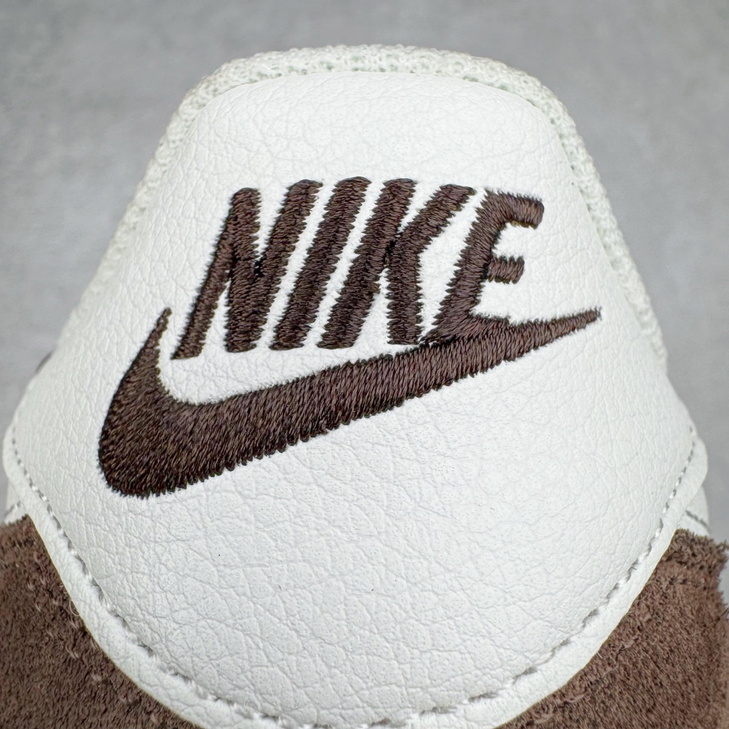 图片[17]-＃S2纯原 NK Classic Cortez Leather 阿甘复古初代皮革慢跑鞋 DZ2795-200 实体平台指令订单 全套原纸板楦头开发 原厂数据大底磨具 一比一鞋头弧度高度鞋身弧度 细节品控鞋型随意对比 正确烫金高频细节 公司级标准检验QC 区分市面一切版本 完美复刻阿甘复古鞋型 尺码：35.5 36 36.5 37.5 38 38.5 39 40 40.5 41 42 42.5 43 44 45-选品中心