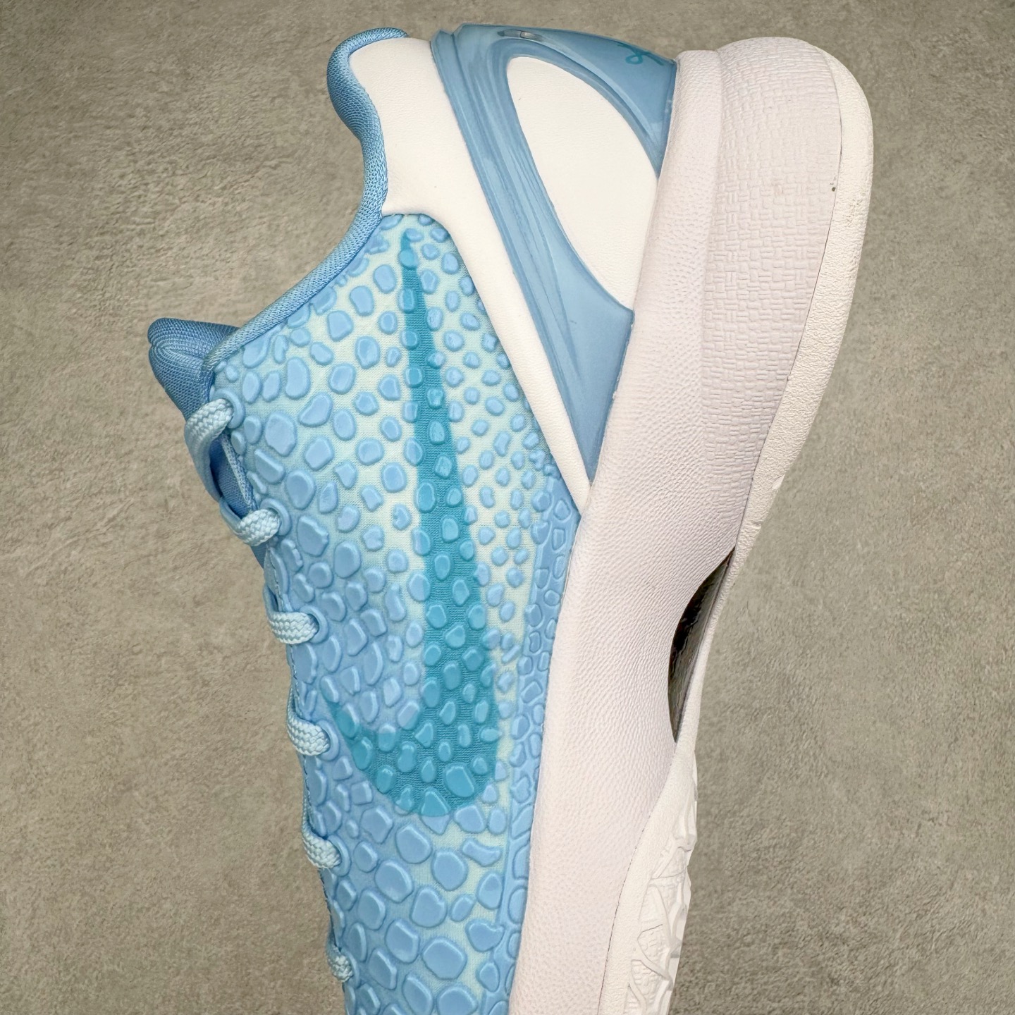 图片[7]-＃纯原 NK Zoom Kobe 6 Protro 科比六代 PE2025-107 圈内顶级批次 完美复刻公司货 前掌超大Zoom Turbo气垫 后掌EVA缓震 真正的原汁原味 还原ZP脚感 全身鞋材卡料色独家定制 唯一正确喷漆工艺Swoosh 正确凹凸蛇鳞工艺 正确鞋面渐变效果 内全置真动飞态线 独立原厂模具 最大尺码达到48.5码 首批不拼图大几率过验 亲测已过 支持各种高强度实战 无需担心 上脚价 补货周期极长 脚宽建议买大半码 科比系列前掌偏窄 不影响二次销售 支持七天无理由退换 尺码：41 42 42.5 43 44 44.5 45 45.5 46 47.5-选品中心