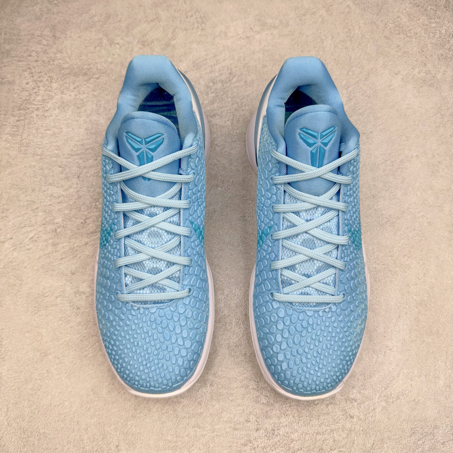 图片[2]-＃纯原 NK Zoom Kobe 6 Protro 科比六代 PE2025-107 圈内顶级批次 完美复刻公司货 前掌超大Zoom Turbo气垫 后掌EVA缓震 真正的原汁原味 还原ZP脚感 全身鞋材卡料色独家定制 唯一正确喷漆工艺Swoosh 正确凹凸蛇鳞工艺 正确鞋面渐变效果 内全置真动飞态线 独立原厂模具 最大尺码达到48.5码 首批不拼图大几率过验 亲测已过 支持各种高强度实战 无需担心 上脚价 补货周期极长 脚宽建议买大半码 科比系列前掌偏窄 不影响二次销售 支持七天无理由退换 尺码：41 42 42.5 43 44 44.5 45 45.5 46 47.5-选品中心