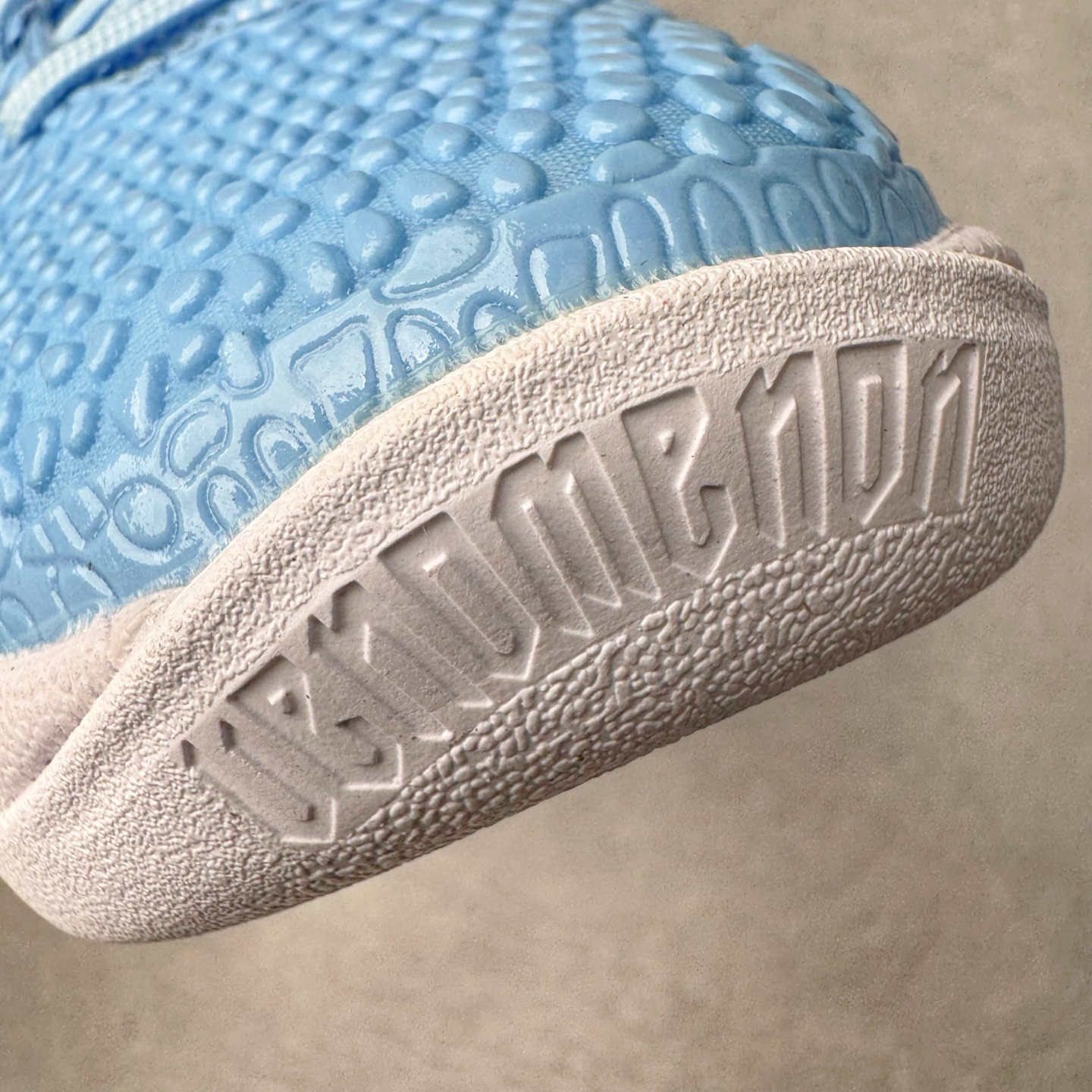 图片[13]-＃纯原 NK Zoom Kobe 6 Protro 科比六代 PE2025-107 圈内顶级批次 完美复刻公司货 前掌超大Zoom Turbo气垫 后掌EVA缓震 真正的原汁原味 还原ZP脚感 全身鞋材卡料色独家定制 唯一正确喷漆工艺Swoosh 正确凹凸蛇鳞工艺 正确鞋面渐变效果 内全置真动飞态线 独立原厂模具 最大尺码达到48.5码 首批不拼图大几率过验 亲测已过 支持各种高强度实战 无需担心 上脚价 补货周期极长 脚宽建议买大半码 科比系列前掌偏窄 不影响二次销售 支持七天无理由退换 尺码：41 42 42.5 43 44 44.5 45 45.5 46 47.5-选品中心