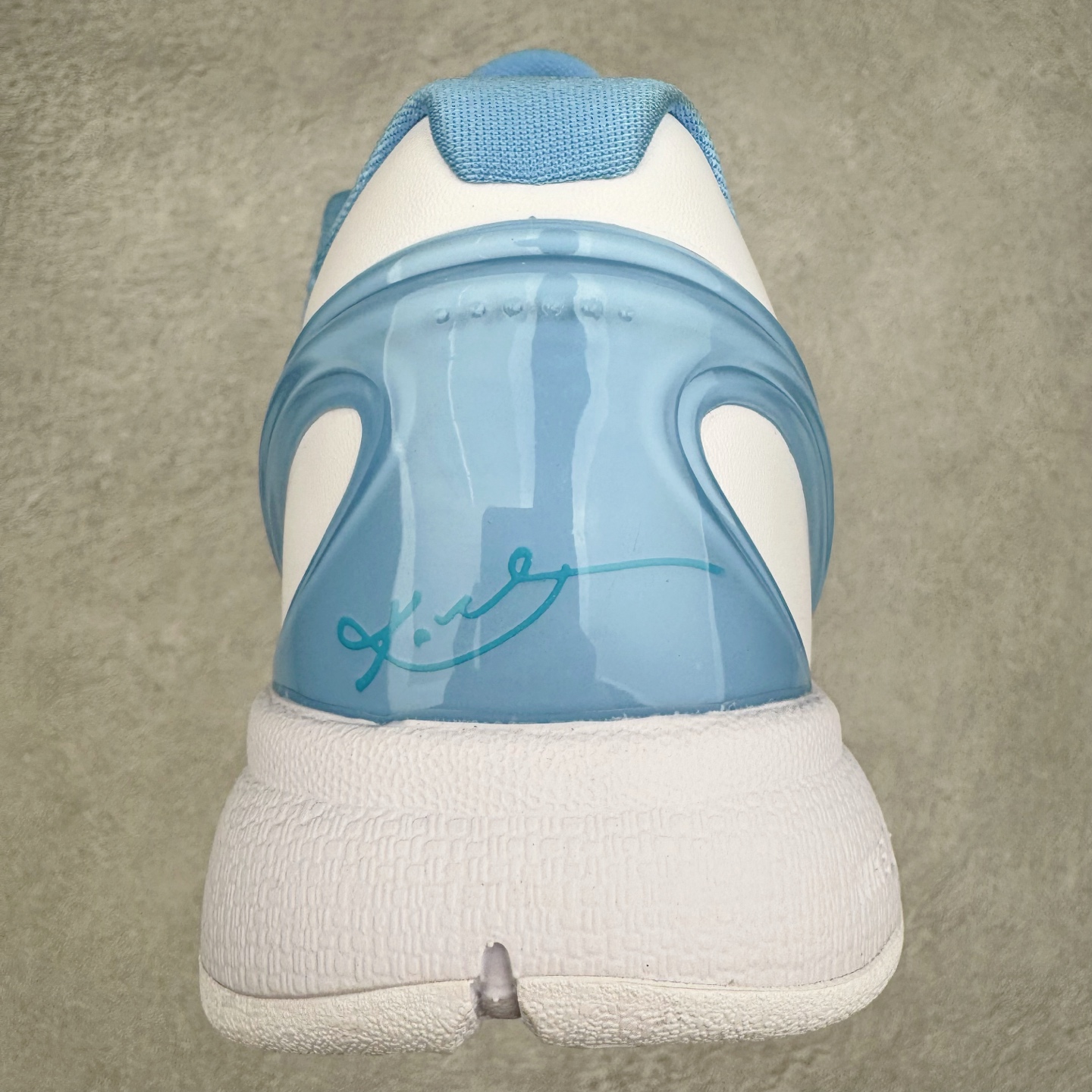 图片[8]-＃纯原 NK Zoom Kobe 6 Protro 科比六代 PE2025-107 圈内顶级批次 完美复刻公司货 前掌超大Zoom Turbo气垫 后掌EVA缓震 真正的原汁原味 还原ZP脚感 全身鞋材卡料色独家定制 唯一正确喷漆工艺Swoosh 正确凹凸蛇鳞工艺 正确鞋面渐变效果 内全置真动飞态线 独立原厂模具 最大尺码达到48.5码 首批不拼图大几率过验 亲测已过 支持各种高强度实战 无需担心 上脚价 补货周期极长 脚宽建议买大半码 科比系列前掌偏窄 不影响二次销售 支持七天无理由退换 尺码：41 42 42.5 43 44 44.5 45 45.5 46 47.5-选品中心