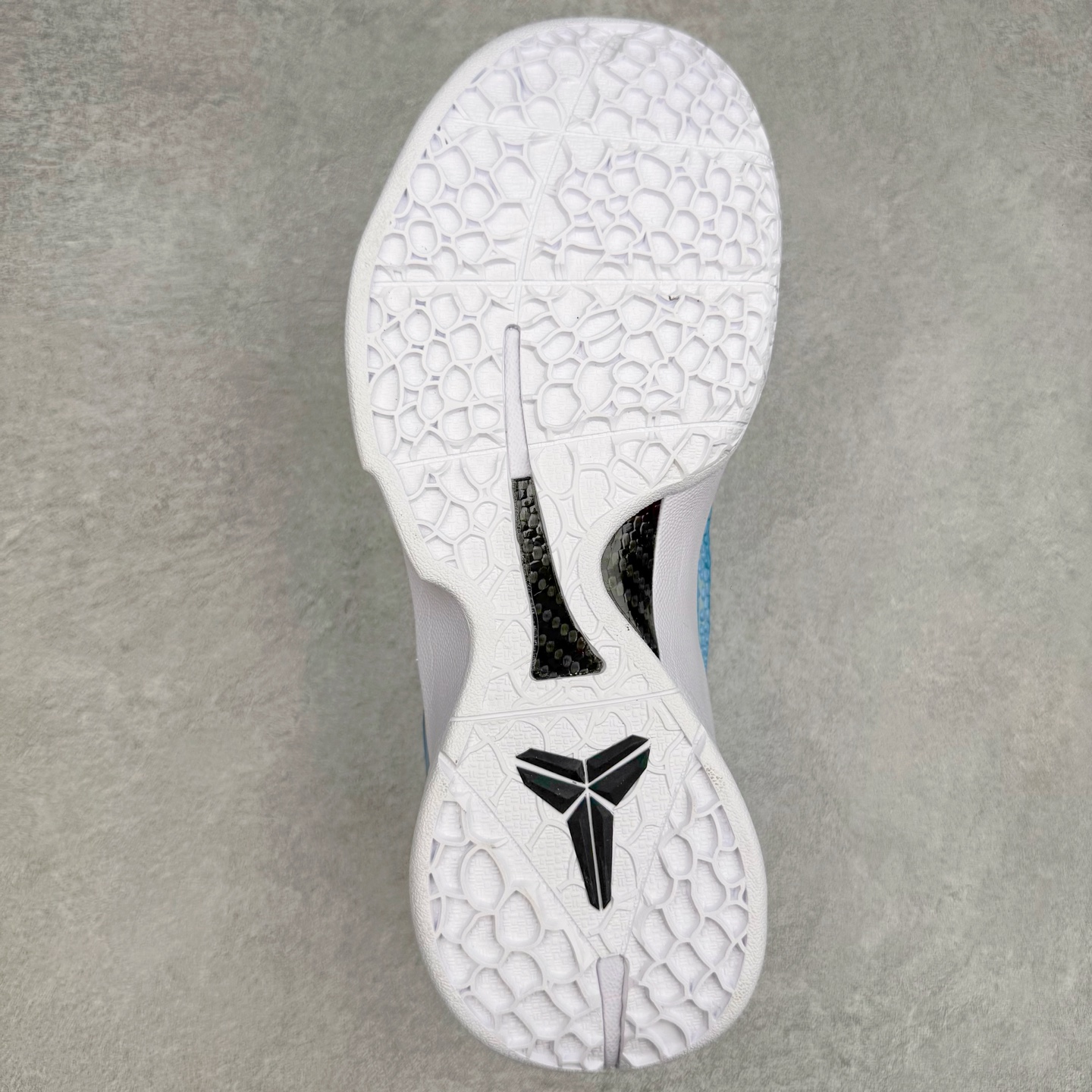 图片[9]-＃纯原 NK Zoom Kobe 6 Protro 科比六代 PE2025-107 圈内顶级批次 完美复刻公司货 前掌超大Zoom Turbo气垫 后掌EVA缓震 真正的原汁原味 还原ZP脚感 全身鞋材卡料色独家定制 唯一正确喷漆工艺Swoosh 正确凹凸蛇鳞工艺 正确鞋面渐变效果 内全置真动飞态线 独立原厂模具 最大尺码达到48.5码 首批不拼图大几率过验 亲测已过 支持各种高强度实战 无需担心 上脚价 补货周期极长 脚宽建议买大半码 科比系列前掌偏窄 不影响二次销售 支持七天无理由退换 尺码：41 42 42.5 43 44 44.5 45 45.5 46 47.5-选品中心