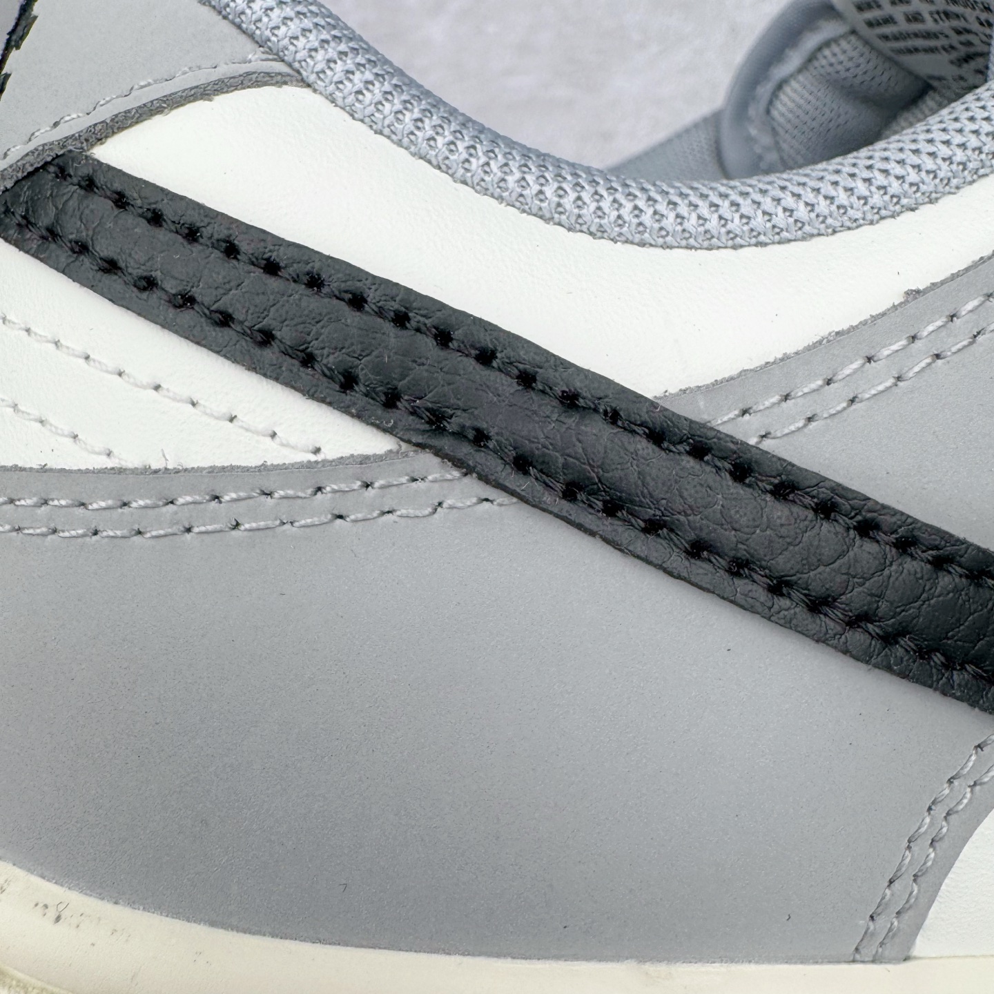 图片[17]-＃YC纯原 NK Dunk Low 碳黑灰 IB3079-101 实力大厂出品 新配色陆续开发 利润个位数只为口碑 全套原纸板楦头开发 确保原汁原味 完美呈现DUNK版型 一比一鞋头弧度高度鞋身弧度 此版本只针对中端市场 皮料材质有所更替 其他数据细节工艺流程均保持一致 绝不口嗨 细节品控鞋型随意对比 独家私模官方第六代原厂航空铝磨具打磨大底 鞋头坡度极致还原 无解鞋型 原盒原配 圈内天花板工艺 原厂玻璃冲刀 超高清洁度 全鞋零毛边皮料切割 原厂中底布点胶 中底布拉帮走线遵循公司 尺码：36 36.5 37.5 38 38.5 39 40 40.5 41 42 42.5 43 44 44.5 45 46-选品中心