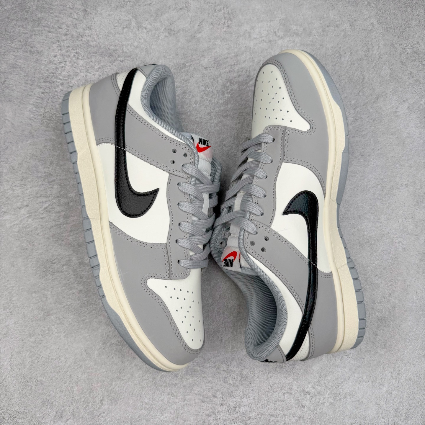 图片[3]-＃YC纯原 NK Dunk Low 碳黑灰 IB3079-101 实力大厂出品 新配色陆续开发 利润个位数只为口碑 全套原纸板楦头开发 确保原汁原味 完美呈现DUNK版型 一比一鞋头弧度高度鞋身弧度 此版本只针对中端市场 皮料材质有所更替 其他数据细节工艺流程均保持一致 绝不口嗨 细节品控鞋型随意对比 独家私模官方第六代原厂航空铝磨具打磨大底 鞋头坡度极致还原 无解鞋型 原盒原配 圈内天花板工艺 原厂玻璃冲刀 超高清洁度 全鞋零毛边皮料切割 原厂中底布点胶 中底布拉帮走线遵循公司 尺码：36 36.5 37.5 38 38.5 39 40 40.5 41 42 42.5 43 44 44.5 45 46-选品中心