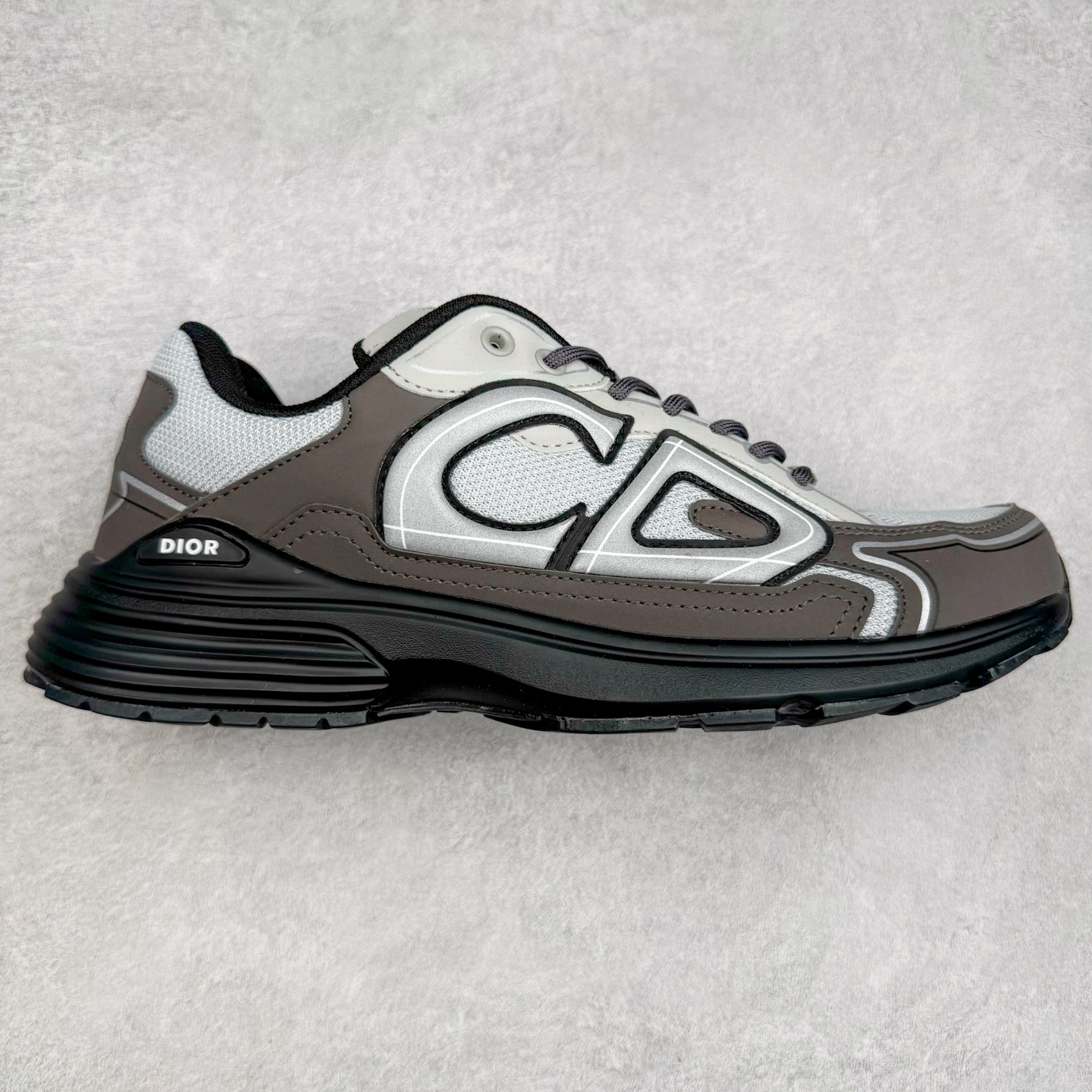 #福利特价 Dior B30 迪奥网眼织物低帮运动休闲鞋 该款系列采用黑网色眼织物白和色科技料面精心制 作饰以反光“CD30”图形标志 外格轻盈的刻雕效果橡胶鞋搭底配标志性点的缀提升格调 内弹部力细节塑造想理的舒适穿着体验可与各休式闲造型配搭 彰显尚时现代的运风动范 尺码:36 37 35 39 40 41 42 43 44 45-选品中心