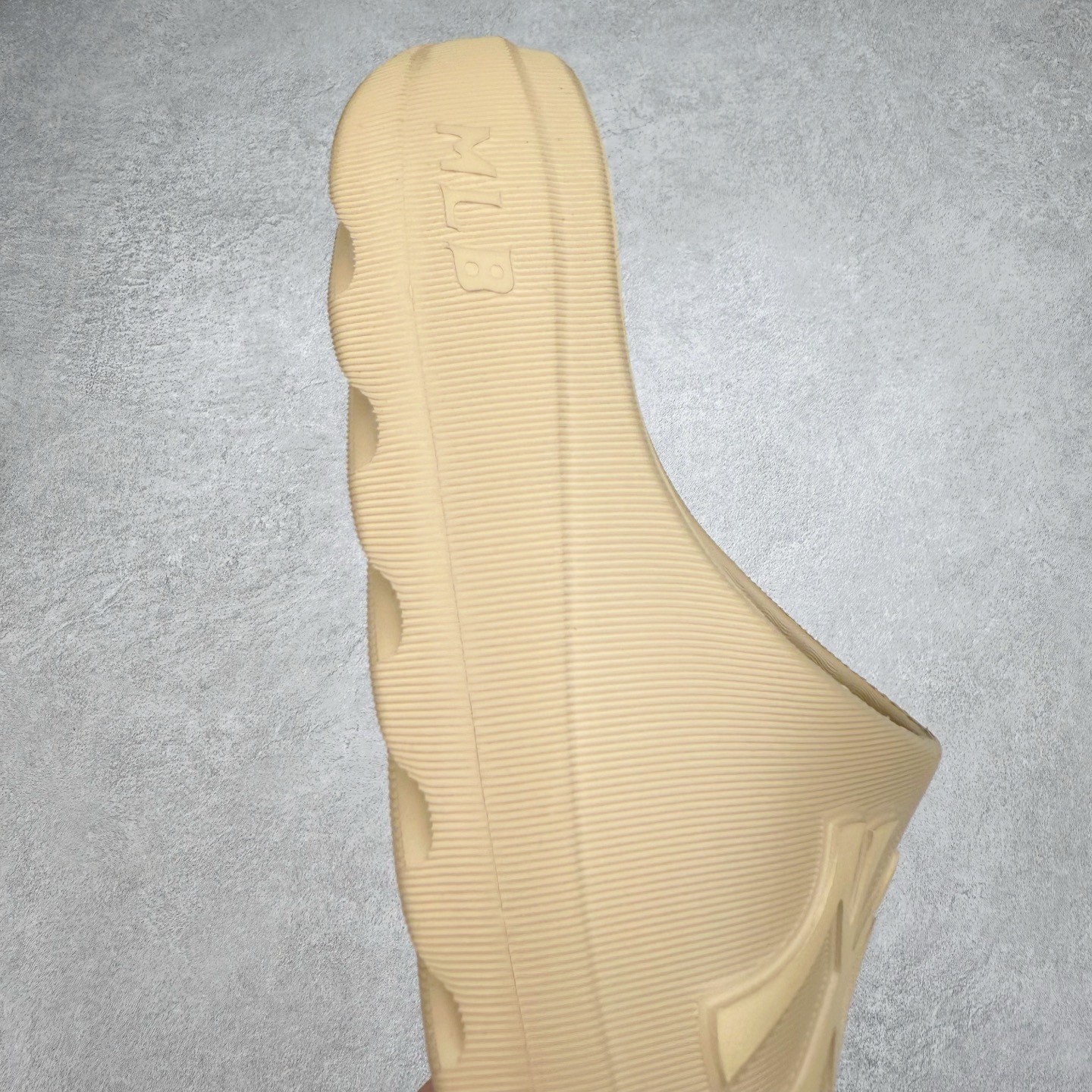 图片[6]-MLB baseball League Slippers 美国榄球洋基队限定字母拖百搭潮流款情侣休闲运动拖鞋 正确全新开发高弹PU鞋底 区别市面套底版本#鞋面采用环保复合去臭材质 尺码：36 36.5 37 38 38.5 39 40 41 42 42.5 43 44-选品中心