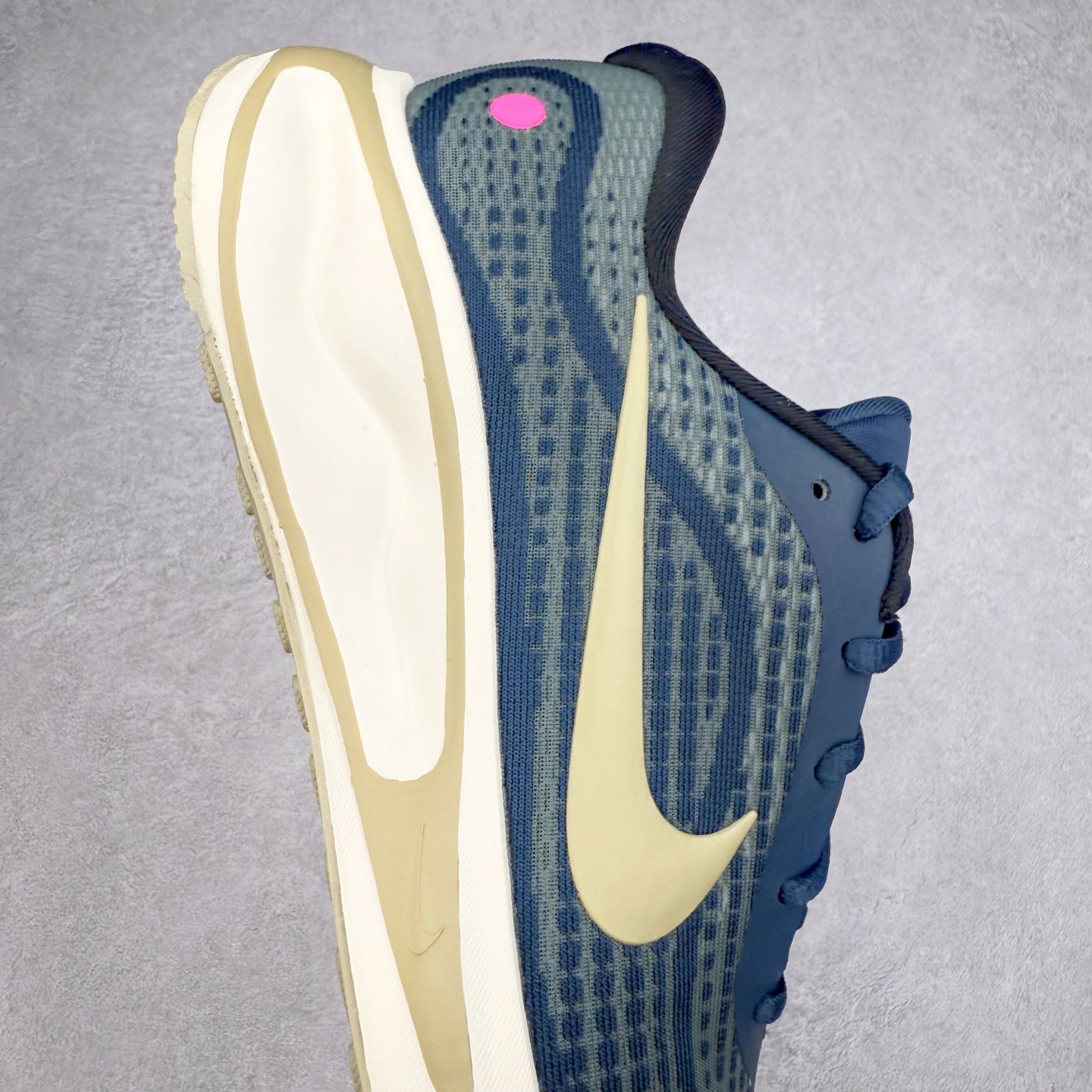 图片[6]-＃TG纯原 NK Journey Run 旅程慢跑系列低帮轻质缓震休闲运动公路跑步鞋 FN0228-403 采用科技织法轻盈织物合成鞋面材质 搭载柔软厚实ComfiRide 泡绵缓震组合外置防滑耐磨橡胶底片 穿上 Journey Run 公路跑步鞋 尽情畅跑 享受每一步的风景 搭载柔软厚实的 ComfiRide 泡绵缓震配置 助你征服充满挑战的路面 大步流星 微笑前行 该鞋款舒适非凡 让你爱不释脚 尺码：35.5 36 36.5 37.5 38 38.5 39 40 40.5 41 42 42.5 43 44 44.5 45-选品中心