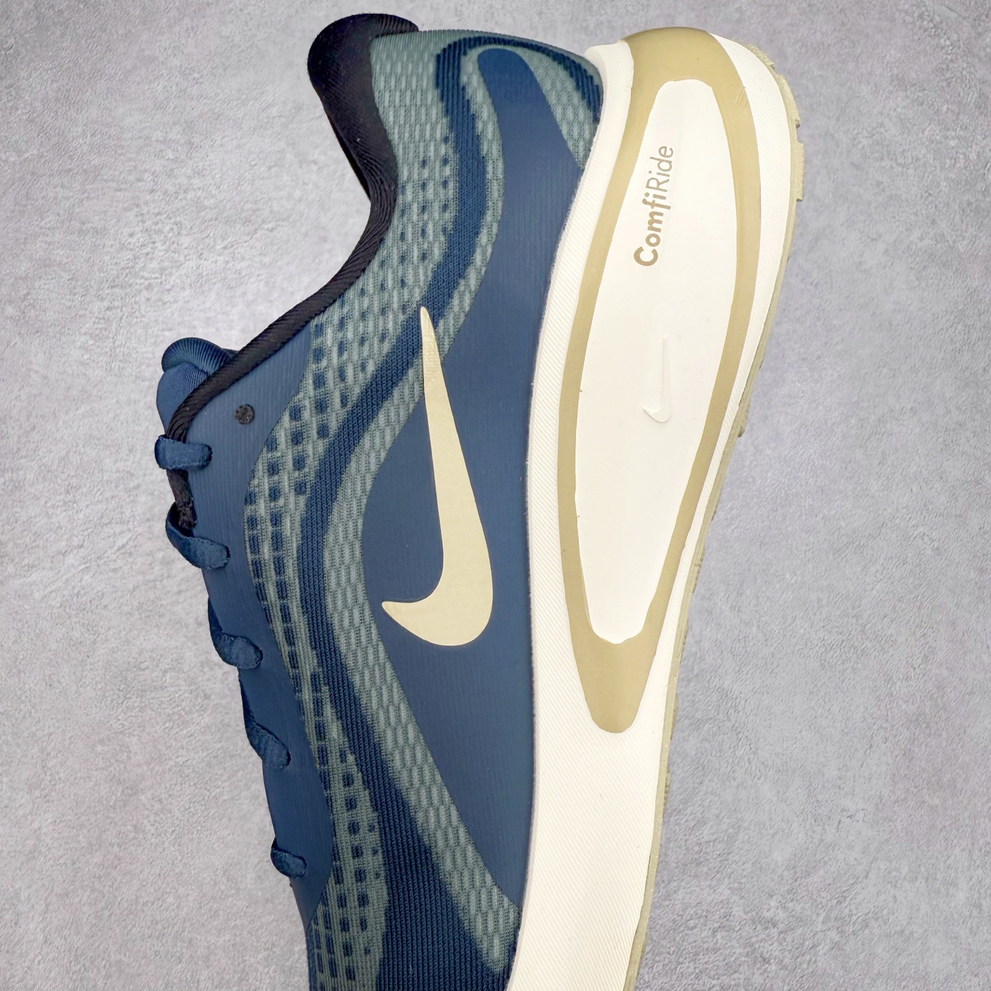 图片[7]-＃TG纯原 NK Journey Run 旅程慢跑系列低帮轻质缓震休闲运动公路跑步鞋 FN0228-403 采用科技织法轻盈织物合成鞋面材质 搭载柔软厚实ComfiRide 泡绵缓震组合外置防滑耐磨橡胶底片 穿上 Journey Run 公路跑步鞋 尽情畅跑 享受每一步的风景 搭载柔软厚实的 ComfiRide 泡绵缓震配置 助你征服充满挑战的路面 大步流星 微笑前行 该鞋款舒适非凡 让你爱不释脚 尺码：35.5 36 36.5 37.5 38 38.5 39 40 40.5 41 42 42.5 43 44 44.5 45-选品中心