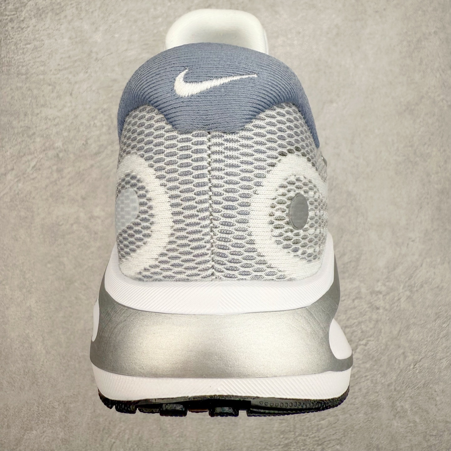 图片[8]-＃TG纯原 NK Journey Run 旅程慢跑系列低帮轻质缓震休闲运动公路跑步鞋 FJ7765-104 采用科技织法轻盈织物合成鞋面材质 搭载柔软厚实ComfiRide 泡绵缓震组合外置防滑耐磨橡胶底片 穿上 Journey Run 公路跑步鞋 尽情畅跑 享受每一步的风景 搭载柔软厚实的 ComfiRide 泡绵缓震配置 助你征服充满挑战的路面 大步流星 微笑前行 该鞋款舒适非凡 让你爱不释脚 尺码：35.5 36 36.5 37.5 38 38.5 39 40 40.5 41 42 42.5 43 44 44.5 45-选品中心