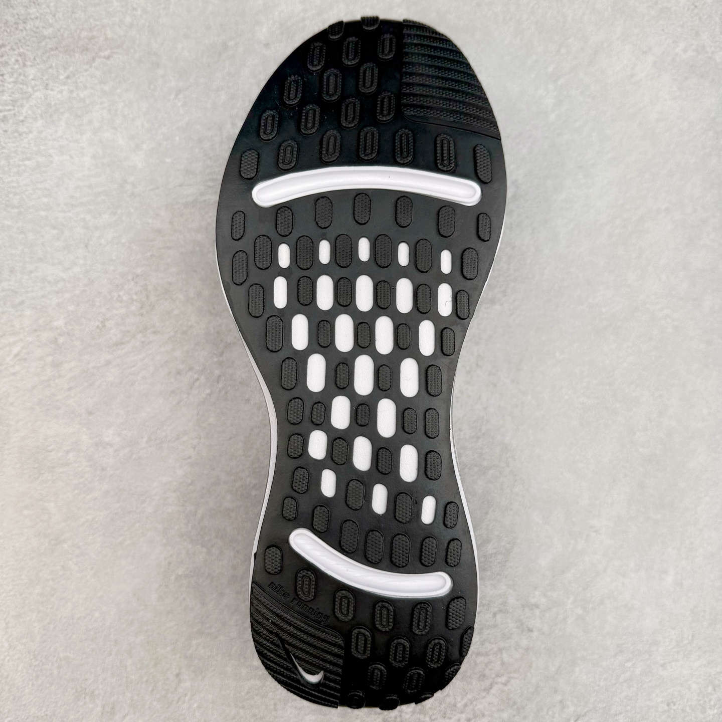 图片[9]-＃TG纯原 NK Journey Run 旅程慢跑系列低帮轻质缓震休闲运动公路跑步鞋 FJ7765-104 采用科技织法轻盈织物合成鞋面材质 搭载柔软厚实ComfiRide 泡绵缓震组合外置防滑耐磨橡胶底片 穿上 Journey Run 公路跑步鞋 尽情畅跑 享受每一步的风景 搭载柔软厚实的 ComfiRide 泡绵缓震配置 助你征服充满挑战的路面 大步流星 微笑前行 该鞋款舒适非凡 让你爱不释脚 尺码：35.5 36 36.5 37.5 38 38.5 39 40 40.5 41 42 42.5 43 44 44.5 45-选品中心