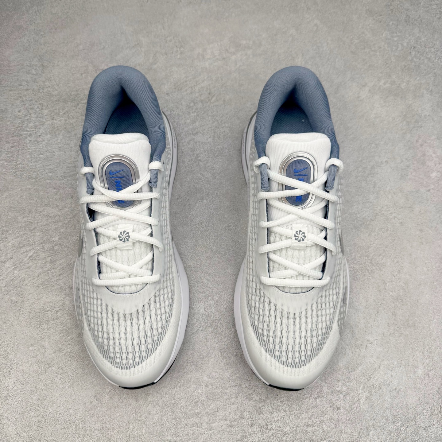 图片[2]-＃TG纯原 NK Journey Run 旅程慢跑系列低帮轻质缓震休闲运动公路跑步鞋 FJ7765-104 采用科技织法轻盈织物合成鞋面材质 搭载柔软厚实ComfiRide 泡绵缓震组合外置防滑耐磨橡胶底片 穿上 Journey Run 公路跑步鞋 尽情畅跑 享受每一步的风景 搭载柔软厚实的 ComfiRide 泡绵缓震配置 助你征服充满挑战的路面 大步流星 微笑前行 该鞋款舒适非凡 让你爱不释脚 尺码：35.5 36 36.5 37.5 38 38.5 39 40 40.5 41 42 42.5 43 44 44.5 45-选品中心