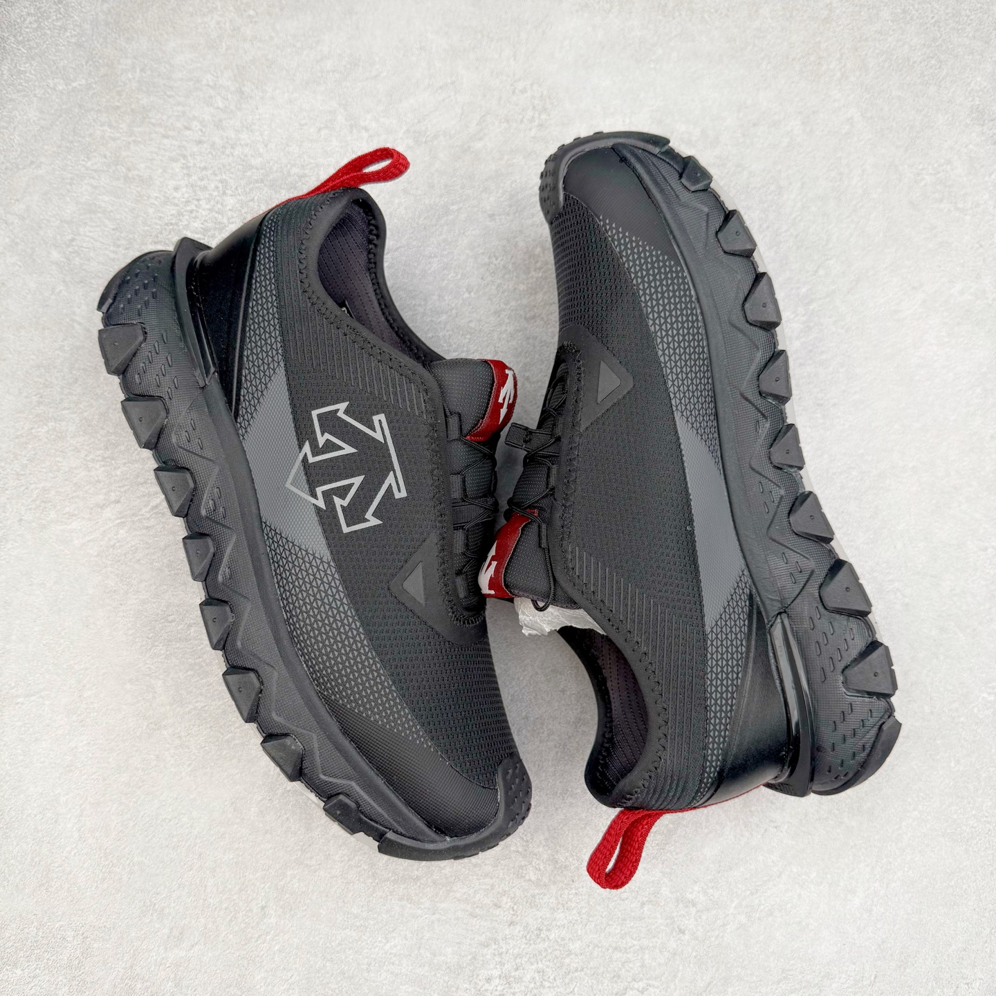 图片[3]-DESCENTE SKI STYLE SNOW RIDE 迪桑特舒适防滑耐磨低帮生活休闲鞋 DESCENTE（迪桑特）创立于1935年，品牌名取自法语词汇，意为“滑降”。品牌箭头标识代表滑雪的三种技术“高速直线滑行”、“穿越”和“侧滑”，也寓意品牌在打造高端专业运动产品中不断追求完美的创新精神，致力于成为中国高端专业滑雪、综训、女子、铁人三项、高尔夫的第一品牌。尺码：39 40 40.5 41 42 42.5 43 44 44.5 45-选品中心