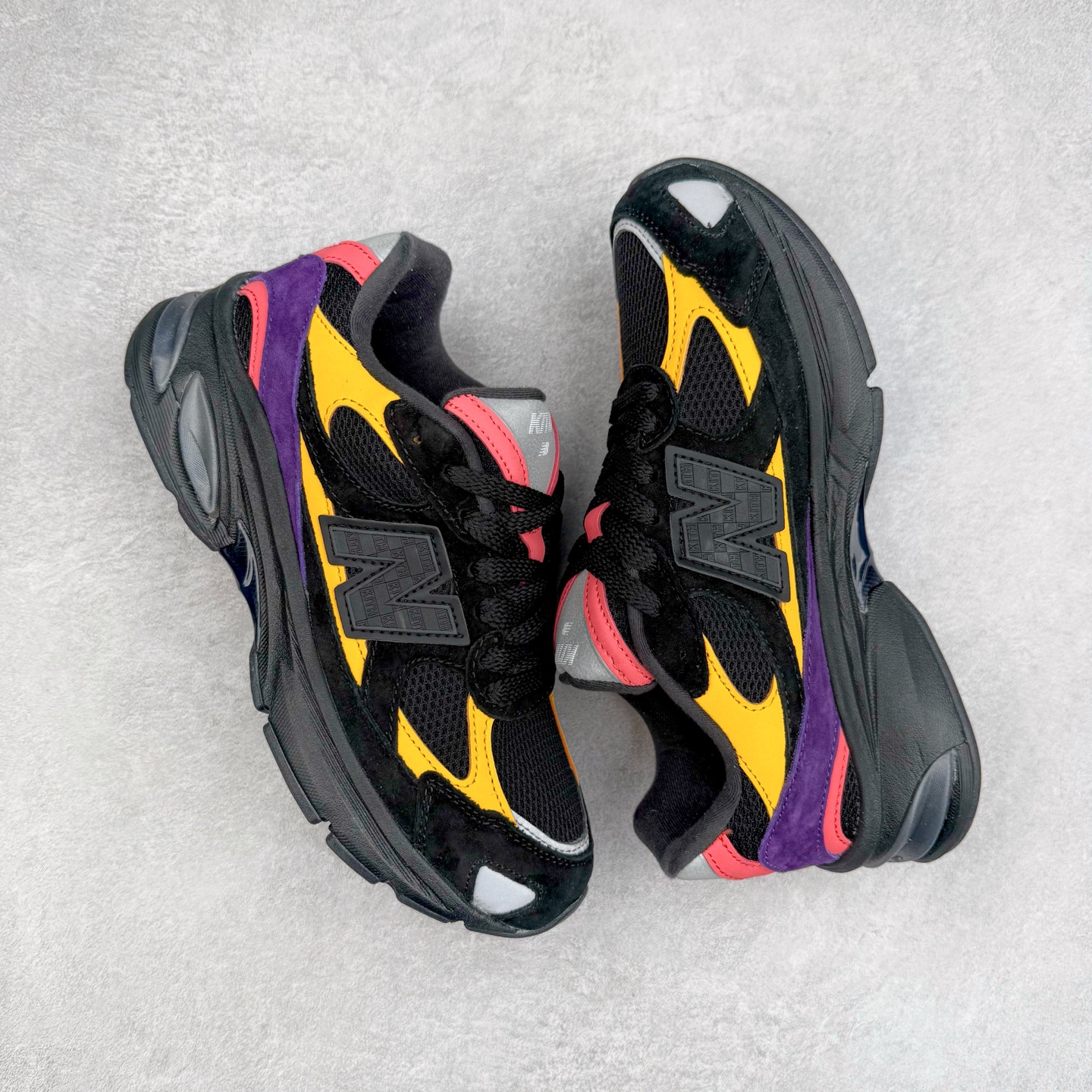 图片[3]-New Balance NB2010系列新百伦经典复古休闲运动板鞋 以ENCAP中底配以升级版 N-ERGY缓震物料 鞋面则采用特色的柔软麂皮搭以NewBalance经典的尼龙网布 低调中还原跑鞋本真 更年轻化的设计理念与材质 让新世代青年得以用全新视角体验经典鞋款的传奇魅力尺码：36 37 37.5 38 38.5 39.5 40 40.5 41.5 42 42.5 43 44 45 46-选品中心