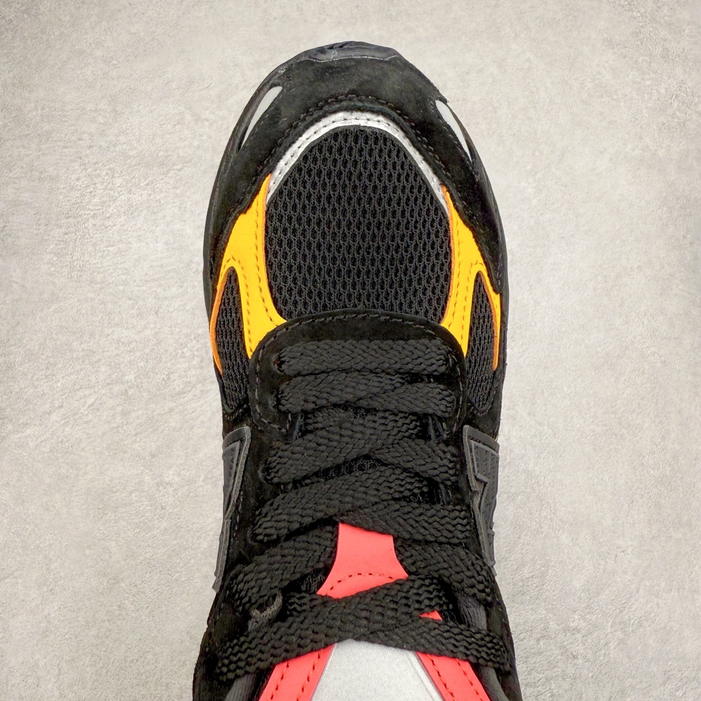 图片[4]-New Balance NB2010系列新百伦经典复古休闲运动板鞋 以ENCAP中底配以升级版 N-ERGY缓震物料 鞋面则采用特色的柔软麂皮搭以NewBalance经典的尼龙网布 低调中还原跑鞋本真 更年轻化的设计理念与材质 让新世代青年得以用全新视角体验经典鞋款的传奇魅力尺码：36 37 37.5 38 38.5 39.5 40 40.5 41.5 42 42.5 43 44 45 46-选品中心