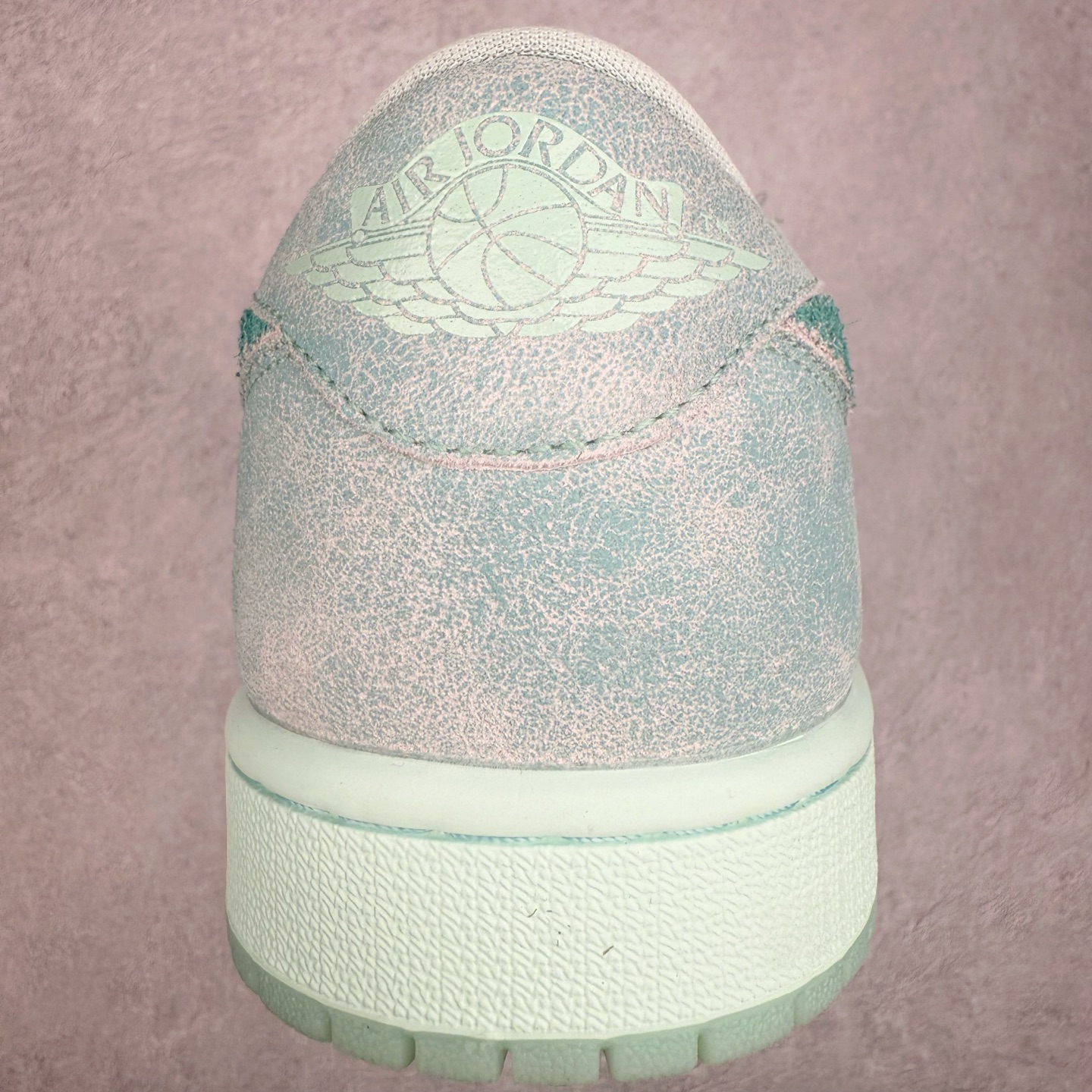 图片[8]-＃K版 Air Jordan AJ1 Low 低帮 蓝绿色HQ8111-300 全新流水线出品 DT版本唯一平替选择 市场第二梯队最强版 全部原鞋开发 原楦原纸板开发 全鞋电脑针车 原厂内置全掌气垫 原盒内在原标 唯一Zp原版鞋带绑法 免检产品 全新2022版型 全头层皮料 完美零毛边处理 原厂配置全掌气垫 价格定位良心 几十个配色陆续出货 实拍调校N版已经零色差零失真 百分百还原实物色彩所见即所得 不存在货不对板色差等低级问题 选购参考实物拍摄 不混卖不参货 只用心做好货严格选品 承诺混一赔十 尺码：36 36.5 37.5 38 38.5 39 40 40.5 41 42 42.5 43 44 44.5 45-选品中心