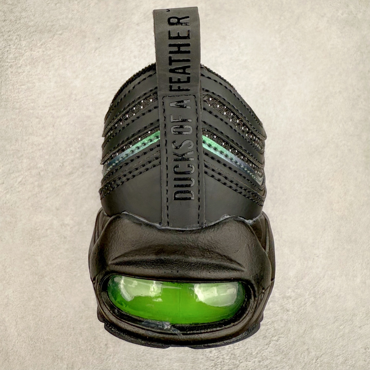 图片[8]-Division Street x NK Air Max 95/97 联名款时尚舒适低帮休闲气垫跑步鞋 II1711-900 设计灵感源于人体构造 中底设计基于人体的脊柱构造 是整体设计的核心 尼龙孔眼代表了肋骨 而分层式面板和网眼象征着肌肉纤维和肉体组织 采用了两个独立的吹塑成型的Air-Sole单元 并首次在前掌使用可视化气垫设计 Swoosh logo被当作一个标点符号放在了鞋子的后帮位置 尺码：36 36.5 37.5 38 38.5 39 40 40.5 41 42 42.5 43 44 44.5 45 46-选品中心