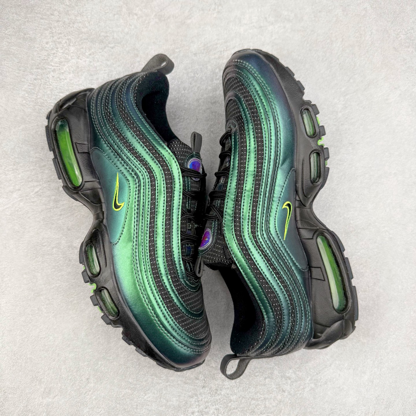 图片[3]-Division Street x NK Air Max 95/97 联名款时尚舒适低帮休闲气垫跑步鞋 II1714-900 设计灵感源于人体构造 中底设计基于人体的脊柱构造 是整体设计的核心 尼龙孔眼代表了肋骨 而分层式面板和网眼象征着肌肉纤维和肉体组织 采用了两个独立的吹塑成型的Air-Sole单元 并首次在前掌使用可视化气垫设计 Swoosh logo被当作一个标点符号放在了鞋子的后帮位置 尺码：36 36.5 37.5 38 38.5 39 40 40.5 41 42 42.5 43 44 44.5 45 46-选品中心