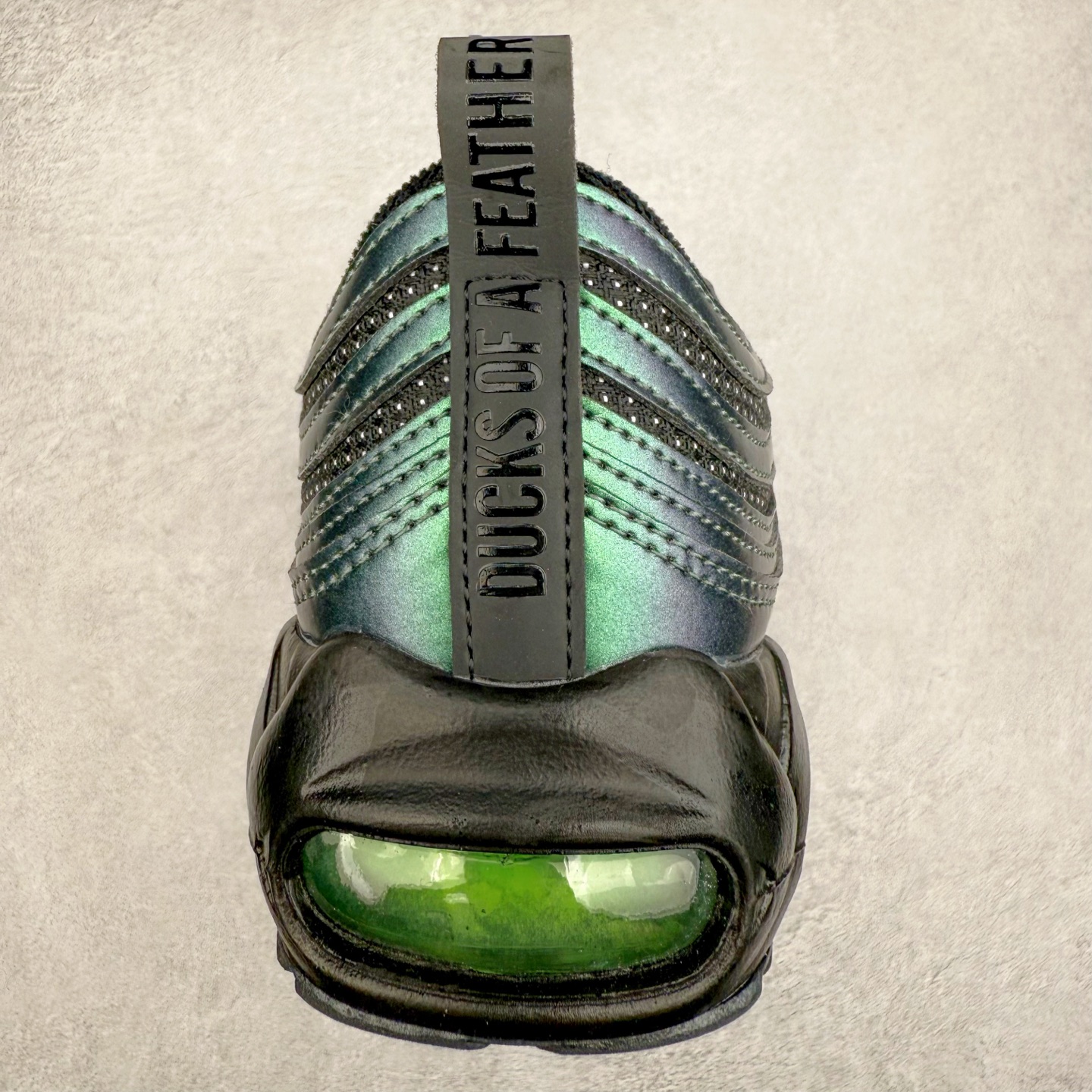 图片[8]-Division Street x NK Air Max 95/97 联名款时尚舒适低帮休闲气垫跑步鞋 II1714-900 设计灵感源于人体构造 中底设计基于人体的脊柱构造 是整体设计的核心 尼龙孔眼代表了肋骨 而分层式面板和网眼象征着肌肉纤维和肉体组织 采用了两个独立的吹塑成型的Air-Sole单元 并首次在前掌使用可视化气垫设计 Swoosh logo被当作一个标点符号放在了鞋子的后帮位置 尺码：36 36.5 37.5 38 38.5 39 40 40.5 41 42 42.5 43 44 44.5 45 46-选品中心