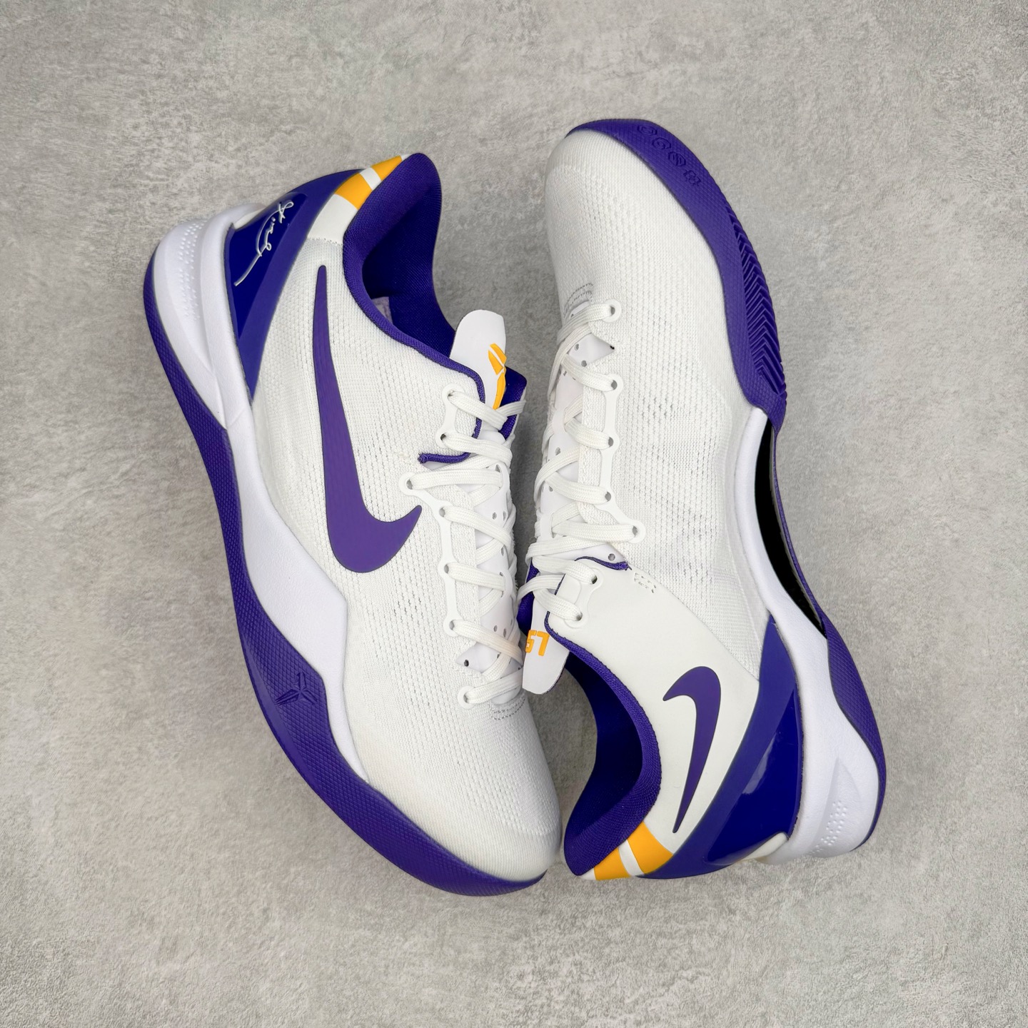 图片[3]-＃S2纯原 NK Zoom Kobe Ⅷ System 科比8代复刻实战运动低帮文化篮球鞋 湖人白紫 HF7485-001 React科技鞋垫加持 实战配置直接拉满 原楦纸板开发 鞋身流线型、后跟塑形 区分土肥圆 原厂针织鞋面一针一线匹配原版 全身鞋材卡料色独家定制 唯一万针立体刺绣SWOOSH 真实底模最大48.5 实战利器 专供海外市场 尺码：40 40.5 41 42 42.5 43 44 44.5 45 46 47.5 48.5 （脚宽、脚胖 建议买大半码）-选品中心
