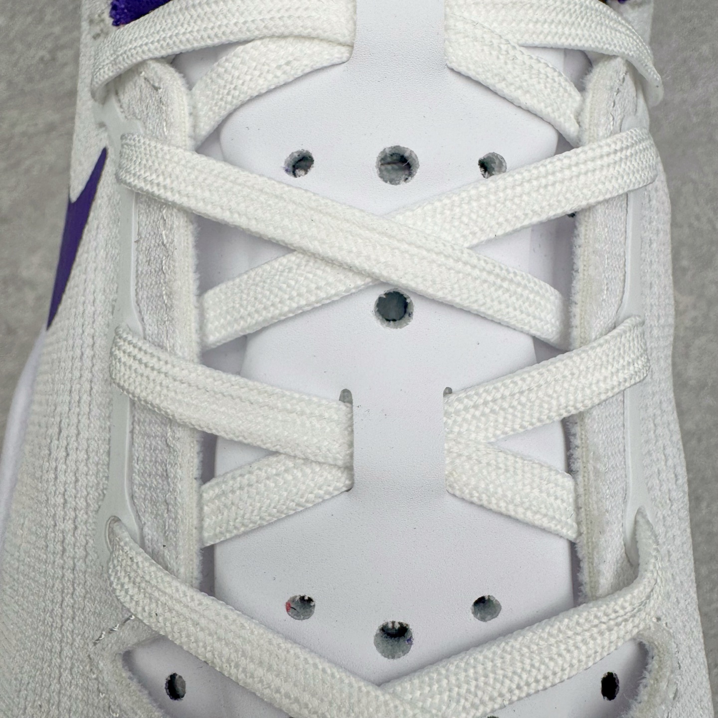 图片[13]-＃S2纯原 NK Zoom Kobe Ⅷ System 科比8代复刻实战运动低帮文化篮球鞋 湖人白紫 HF7485-001 React科技鞋垫加持 实战配置直接拉满 原楦纸板开发 鞋身流线型、后跟塑形 区分土肥圆 原厂针织鞋面一针一线匹配原版 全身鞋材卡料色独家定制 唯一万针立体刺绣SWOOSH 真实底模最大48.5 实战利器 专供海外市场 尺码：40 40.5 41 42 42.5 43 44 44.5 45 46 47.5 48.5 （脚宽、脚胖 建议买大半码）-选品中心