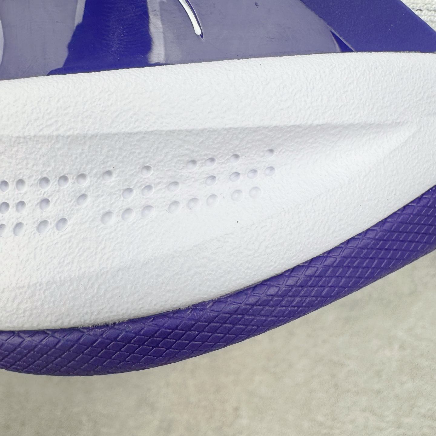 图片[19]-＃S2纯原 NK Zoom Kobe Ⅷ System 科比8代复刻实战运动低帮文化篮球鞋 湖人白紫 HF7485-001 React科技鞋垫加持 实战配置直接拉满 原楦纸板开发 鞋身流线型、后跟塑形 区分土肥圆 原厂针织鞋面一针一线匹配原版 全身鞋材卡料色独家定制 唯一万针立体刺绣SWOOSH 真实底模最大48.5 实战利器 专供海外市场 尺码：40 40.5 41 42 42.5 43 44 44.5 45 46 47.5 48.5 （脚宽、脚胖 建议买大半码）-选品中心