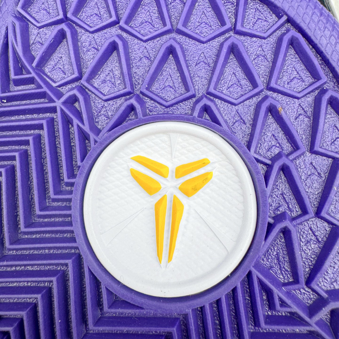 图片[22]-＃S2纯原 NK Zoom Kobe Ⅷ System 科比8代复刻实战运动低帮文化篮球鞋 湖人白紫 HF7485-001 React科技鞋垫加持 实战配置直接拉满 原楦纸板开发 鞋身流线型、后跟塑形 区分土肥圆 原厂针织鞋面一针一线匹配原版 全身鞋材卡料色独家定制 唯一万针立体刺绣SWOOSH 真实底模最大48.5 实战利器 专供海外市场 尺码：40 40.5 41 42 42.5 43 44 44.5 45 46 47.5 48.5 （脚宽、脚胖 建议买大半码）-选品中心