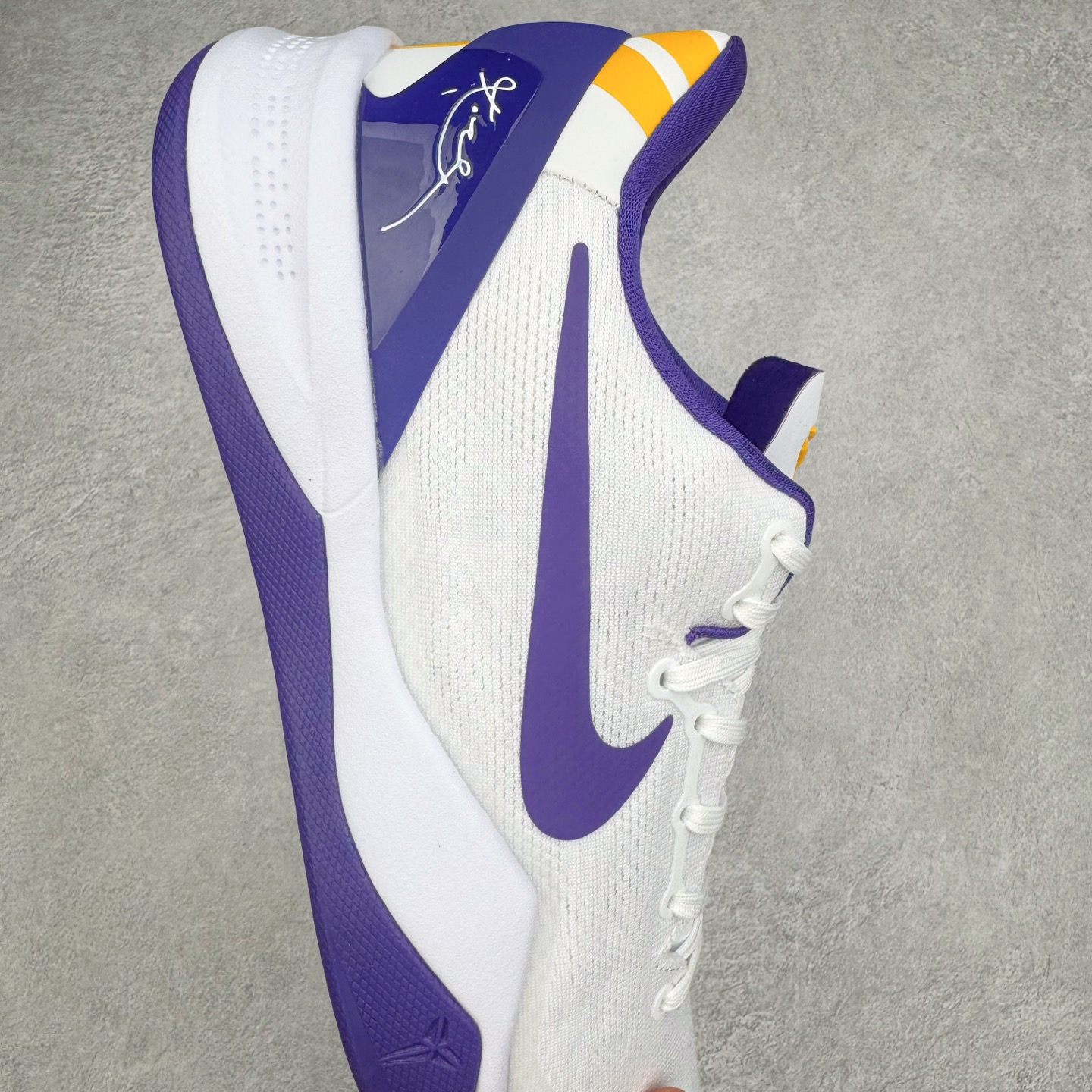 图片[6]-＃S2纯原 NK Zoom Kobe Ⅷ System 科比8代复刻实战运动低帮文化篮球鞋 湖人白紫 HF7485-001 React科技鞋垫加持 实战配置直接拉满 原楦纸板开发 鞋身流线型、后跟塑形 区分土肥圆 原厂针织鞋面一针一线匹配原版 全身鞋材卡料色独家定制 唯一万针立体刺绣SWOOSH 真实底模最大48.5 实战利器 专供海外市场 尺码：40 40.5 41 42 42.5 43 44 44.5 45 46 47.5 48.5 （脚宽、脚胖 建议买大半码）-选品中心