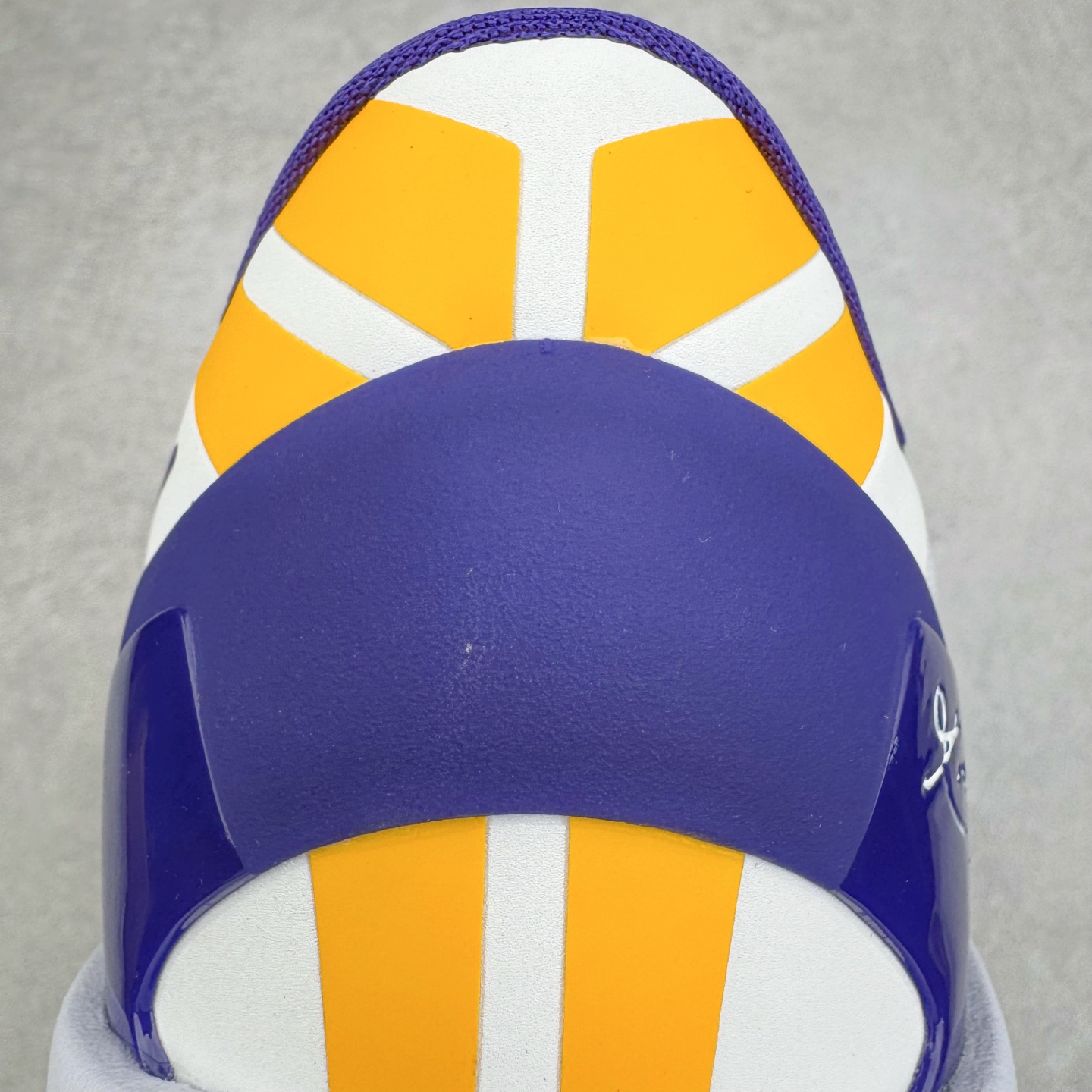 图片[16]-＃S2纯原 NK Zoom Kobe Ⅷ System 科比8代复刻实战运动低帮文化篮球鞋 湖人白紫 HF7485-001 React科技鞋垫加持 实战配置直接拉满 原楦纸板开发 鞋身流线型、后跟塑形 区分土肥圆 原厂针织鞋面一针一线匹配原版 全身鞋材卡料色独家定制 唯一万针立体刺绣SWOOSH 真实底模最大48.5 实战利器 专供海外市场 尺码：40 40.5 41 42 42.5 43 44 44.5 45 46 47.5 48.5 （脚宽、脚胖 建议买大半码）-选品中心