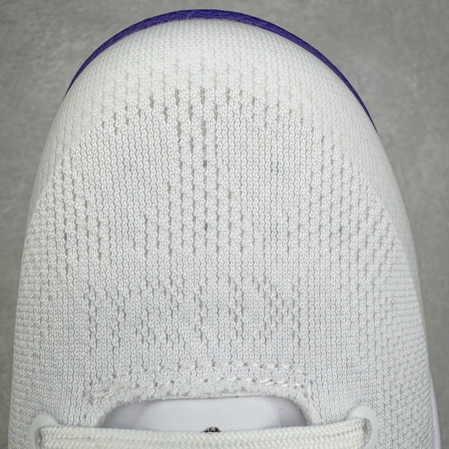 图片[15]-＃S2纯原 NK Zoom Kobe Ⅷ System 科比8代复刻实战运动低帮文化篮球鞋 湖人白紫 HF7485-001 React科技鞋垫加持 实战配置直接拉满 原楦纸板开发 鞋身流线型、后跟塑形 区分土肥圆 原厂针织鞋面一针一线匹配原版 全身鞋材卡料色独家定制 唯一万针立体刺绣SWOOSH 真实底模最大48.5 实战利器 专供海外市场 尺码：40 40.5 41 42 42.5 43 44 44.5 45 46 47.5 48.5 （脚宽、脚胖 建议买大半码）-选品中心