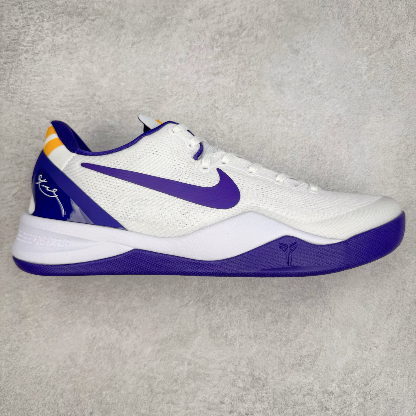 ＃S2纯原 NK Zoom Kobe Ⅷ System 科比8代复刻实战运动低帮文化篮球鞋 湖人白紫 HF7485-001 React科技鞋垫加持 实战配置直接拉满 原楦纸板开发 鞋身流线型、后跟塑形 区分土肥圆 原厂针织鞋面一针一线匹配原版 全身鞋材卡料色独家定制 唯一万针立体刺绣SWOOSH 真实底模最大48.5 实战利器 专供海外市场 尺码：40 40.5 41 42 42.5 43 44 44.5 45 46 47.5 48.5 （脚宽、脚胖 建议买大半码）-选品中心