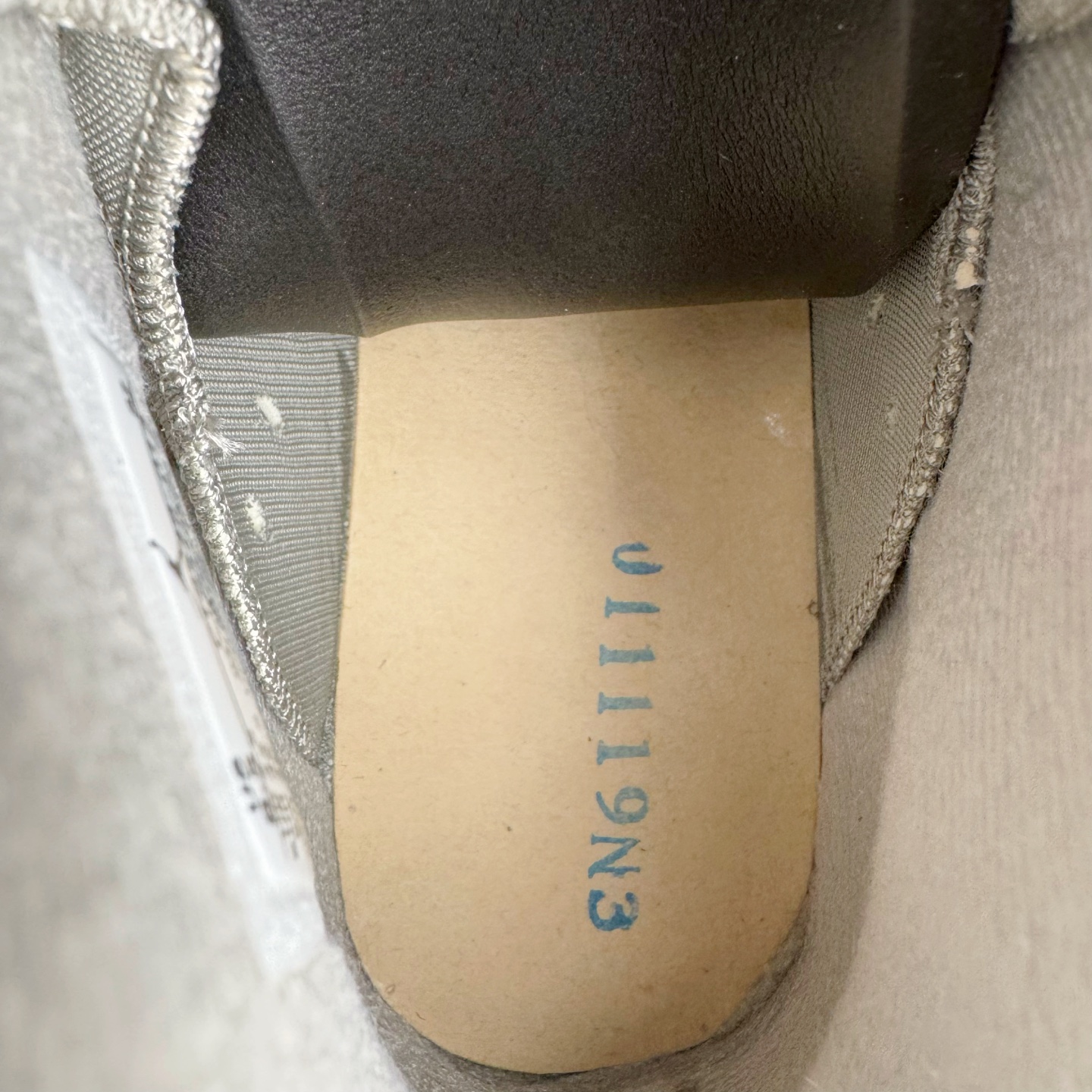 图片[20]-＃K版纯原 Air Jordan AJ6 Retro \\\”Georgetown\\\” 乔治城灰蓝 CT8529-012 原楦原纸板开发 采购原厂皮料 原厂定型 后跟完美效果 到手可放心比对发售原鞋 上脚百分百充当正品驾驭 真正原装公司级完美鞋型 一切细节实拍所见所得 纸板中底、钢印 完美版型 一应俱全外贸专供 发国外寄售可稳妥充正操作 实拍调校N版已经零色差零失真 百分百还原实物色彩所见即所得 不存在货不对板色差等低级问题 选购参考实物拍摄 不混卖不参货 只用心做好货严格选品 承诺混一赔十 尺码：40 40.5 41 42 42.5 43 44 44.5 45 46 47.5-选品中心