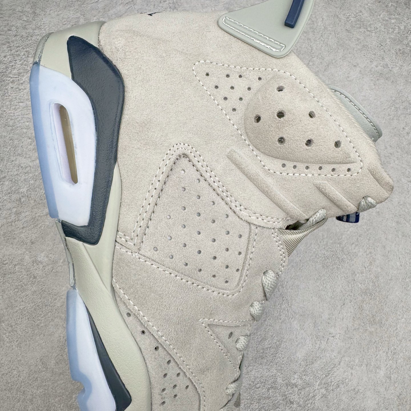 图片[6]-＃K版纯原 Air Jordan AJ6 Retro \\\”Georgetown\\\” 乔治城灰蓝 CT8529-012 原楦原纸板开发 采购原厂皮料 原厂定型 后跟完美效果 到手可放心比对发售原鞋 上脚百分百充当正品驾驭 真正原装公司级完美鞋型 一切细节实拍所见所得 纸板中底、钢印 完美版型 一应俱全外贸专供 发国外寄售可稳妥充正操作 实拍调校N版已经零色差零失真 百分百还原实物色彩所见即所得 不存在货不对板色差等低级问题 选购参考实物拍摄 不混卖不参货 只用心做好货严格选品 承诺混一赔十 尺码：40 40.5 41 42 42.5 43 44 44.5 45 46 47.5-选品中心