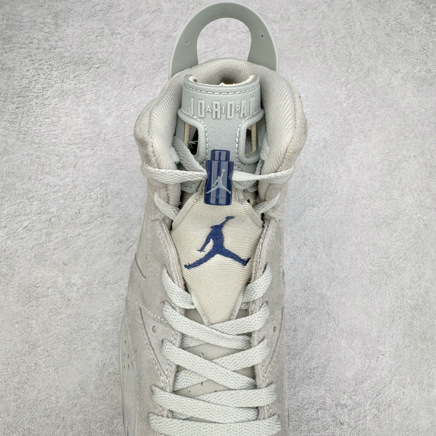 图片[5]-＃K版纯原 Air Jordan AJ6 Retro \\\”Georgetown\\\” 乔治城灰蓝 CT8529-012 原楦原纸板开发 采购原厂皮料 原厂定型 后跟完美效果 到手可放心比对发售原鞋 上脚百分百充当正品驾驭 真正原装公司级完美鞋型 一切细节实拍所见所得 纸板中底、钢印 完美版型 一应俱全外贸专供 发国外寄售可稳妥充正操作 实拍调校N版已经零色差零失真 百分百还原实物色彩所见即所得 不存在货不对板色差等低级问题 选购参考实物拍摄 不混卖不参货 只用心做好货严格选品 承诺混一赔十 尺码：40 40.5 41 42 42.5 43 44 44.5 45 46 47.5-选品中心