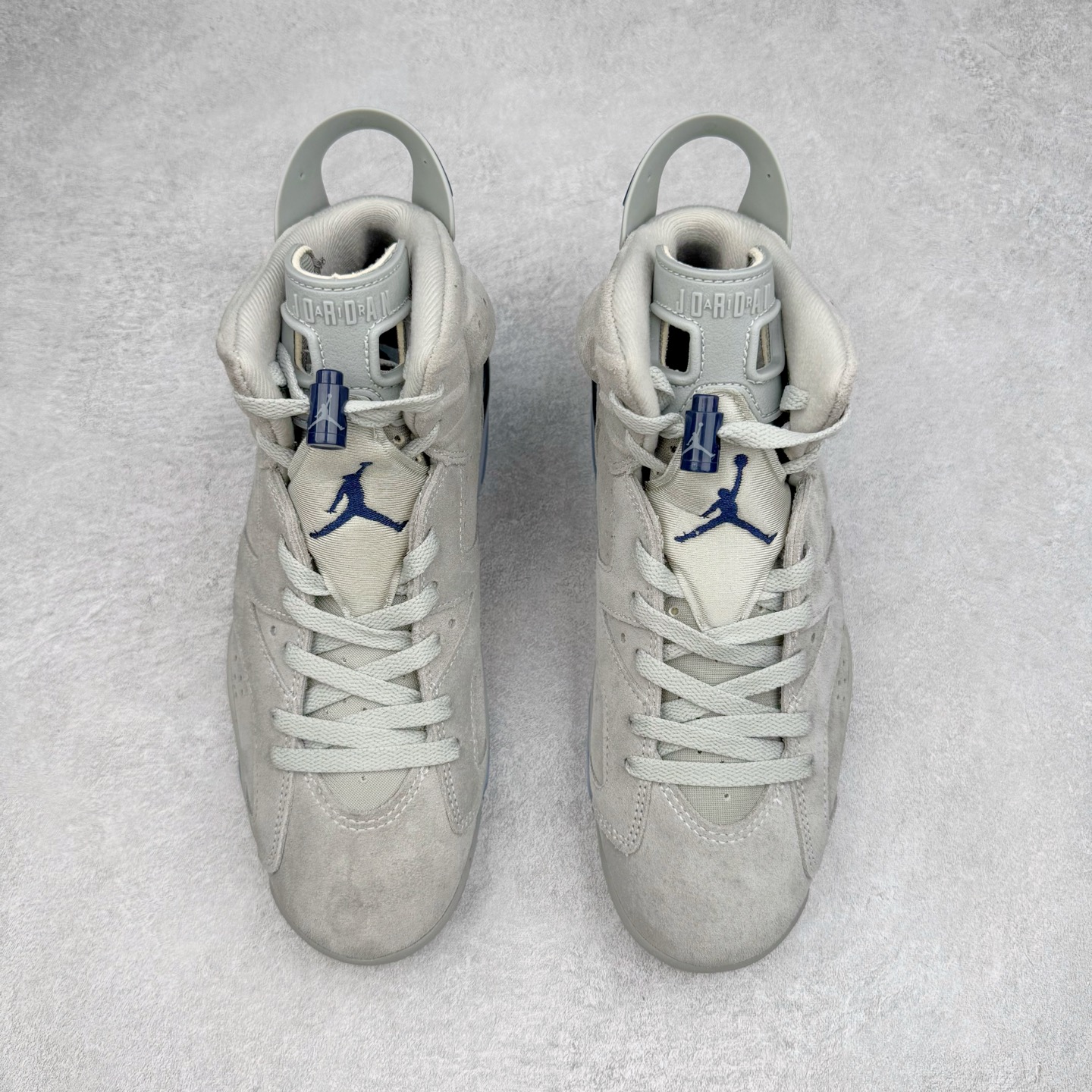 图片[2]-＃K版纯原 Air Jordan AJ6 Retro \\\”Georgetown\\\” 乔治城灰蓝 CT8529-012 原楦原纸板开发 采购原厂皮料 原厂定型 后跟完美效果 到手可放心比对发售原鞋 上脚百分百充当正品驾驭 真正原装公司级完美鞋型 一切细节实拍所见所得 纸板中底、钢印 完美版型 一应俱全外贸专供 发国外寄售可稳妥充正操作 实拍调校N版已经零色差零失真 百分百还原实物色彩所见即所得 不存在货不对板色差等低级问题 选购参考实物拍摄 不混卖不参货 只用心做好货严格选品 承诺混一赔十 尺码：40 40.5 41 42 42.5 43 44 44.5 45 46 47.5-选品中心