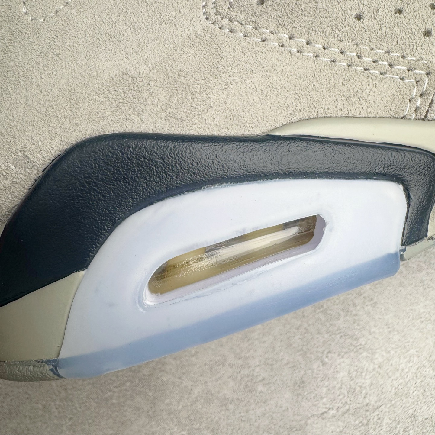 图片[12]-＃K版纯原 Air Jordan AJ6 Retro \\\”Georgetown\\\” 乔治城灰蓝 CT8529-012 原楦原纸板开发 采购原厂皮料 原厂定型 后跟完美效果 到手可放心比对发售原鞋 上脚百分百充当正品驾驭 真正原装公司级完美鞋型 一切细节实拍所见所得 纸板中底、钢印 完美版型 一应俱全外贸专供 发国外寄售可稳妥充正操作 实拍调校N版已经零色差零失真 百分百还原实物色彩所见即所得 不存在货不对板色差等低级问题 选购参考实物拍摄 不混卖不参货 只用心做好货严格选品 承诺混一赔十 尺码：40 40.5 41 42 42.5 43 44 44.5 45 46 47.5-选品中心