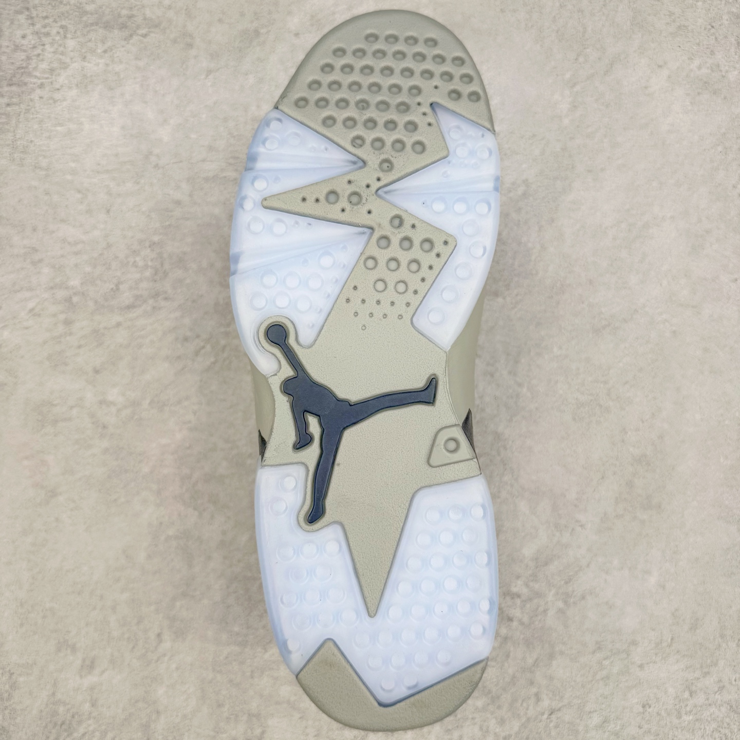 图片[9]-＃K版纯原 Air Jordan AJ6 Retro \\\”Georgetown\\\” 乔治城灰蓝 CT8529-012 原楦原纸板开发 采购原厂皮料 原厂定型 后跟完美效果 到手可放心比对发售原鞋 上脚百分百充当正品驾驭 真正原装公司级完美鞋型 一切细节实拍所见所得 纸板中底、钢印 完美版型 一应俱全外贸专供 发国外寄售可稳妥充正操作 实拍调校N版已经零色差零失真 百分百还原实物色彩所见即所得 不存在货不对板色差等低级问题 选购参考实物拍摄 不混卖不参货 只用心做好货严格选品 承诺混一赔十 尺码：40 40.5 41 42 42.5 43 44 44.5 45 46 47.5-选品中心