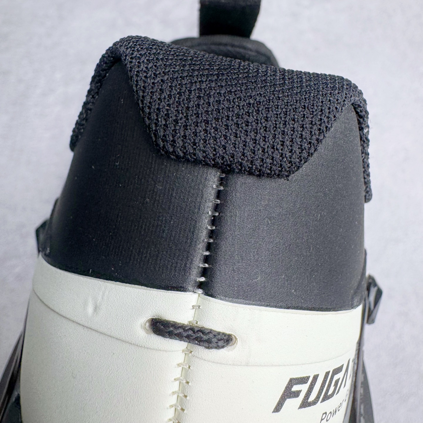 图片[13]-KAILAS FUGA DU BOA 凯乐石 黑山大坡王越野机能跑鞋 这双黑山整体呈现了多样的黑灰银搭配 鞋面主体部分采用网状薄翼材质中底是大坡王最具特色的山形结构 鞋带采用 BOA 旋钮快速穿脱系统 Vibram Megagrip 延续大坡王超强抓地 多重元素组合而成的造型和颜色设计让整双鞋观感丰富而又统一 整双鞋的技术和材料应用使得科技感十足颜色和脚感适合各类场景和场所穿着！ 尺码：36 36.5 37 37.5 38 39 39.5 40 41 41.5 42 42.5 43 44 44.5 45-选品中心