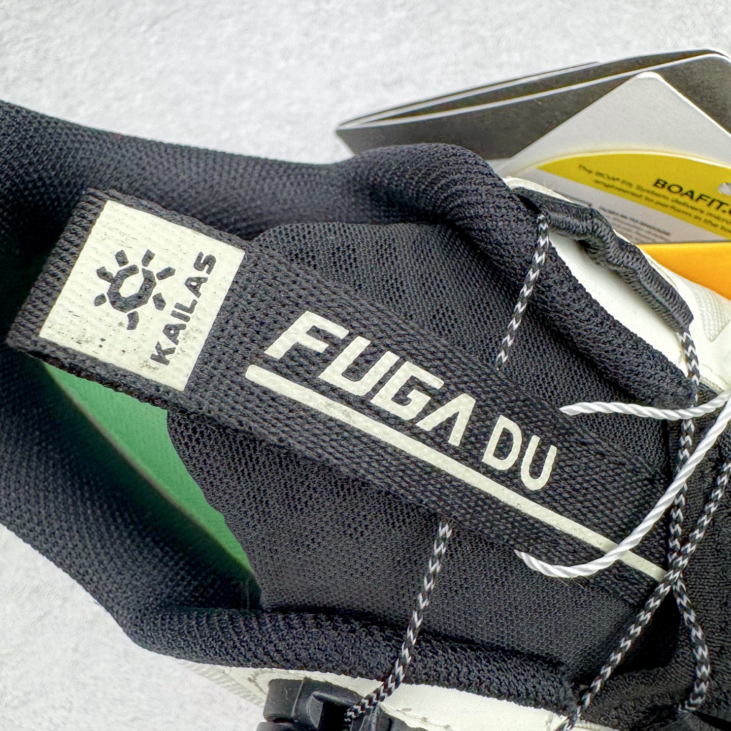 图片[15]-KAILAS FUGA DU BOA 凯乐石 黑山大坡王越野机能跑鞋 这双黑山整体呈现了多样的黑灰银搭配 鞋面主体部分采用网状薄翼材质中底是大坡王最具特色的山形结构 鞋带采用 BOA 旋钮快速穿脱系统 Vibram Megagrip 延续大坡王超强抓地 多重元素组合而成的造型和颜色设计让整双鞋观感丰富而又统一 整双鞋的技术和材料应用使得科技感十足颜色和脚感适合各类场景和场所穿着！ 尺码：36 36.5 37 37.5 38 39 39.5 40 41 41.5 42 42.5 43 44 44.5 45-选品中心