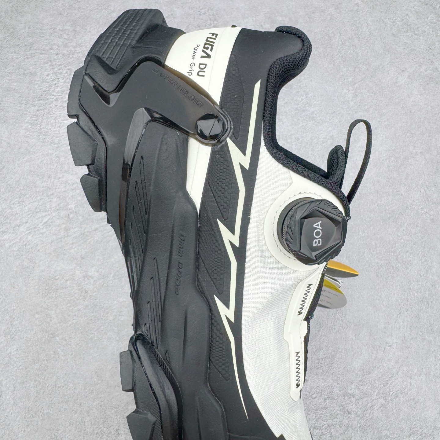 图片[6]-KAILAS FUGA DU BOA 凯乐石 黑山大坡王越野机能跑鞋 这双黑山整体呈现了多样的黑灰银搭配 鞋面主体部分采用网状薄翼材质中底是大坡王最具特色的山形结构 鞋带采用 BOA 旋钮快速穿脱系统 Vibram Megagrip 延续大坡王超强抓地 多重元素组合而成的造型和颜色设计让整双鞋观感丰富而又统一 整双鞋的技术和材料应用使得科技感十足颜色和脚感适合各类场景和场所穿着！ 尺码：36 36.5 37 37.5 38 39 39.5 40 41 41.5 42 42.5 43 44 44.5 45-选品中心