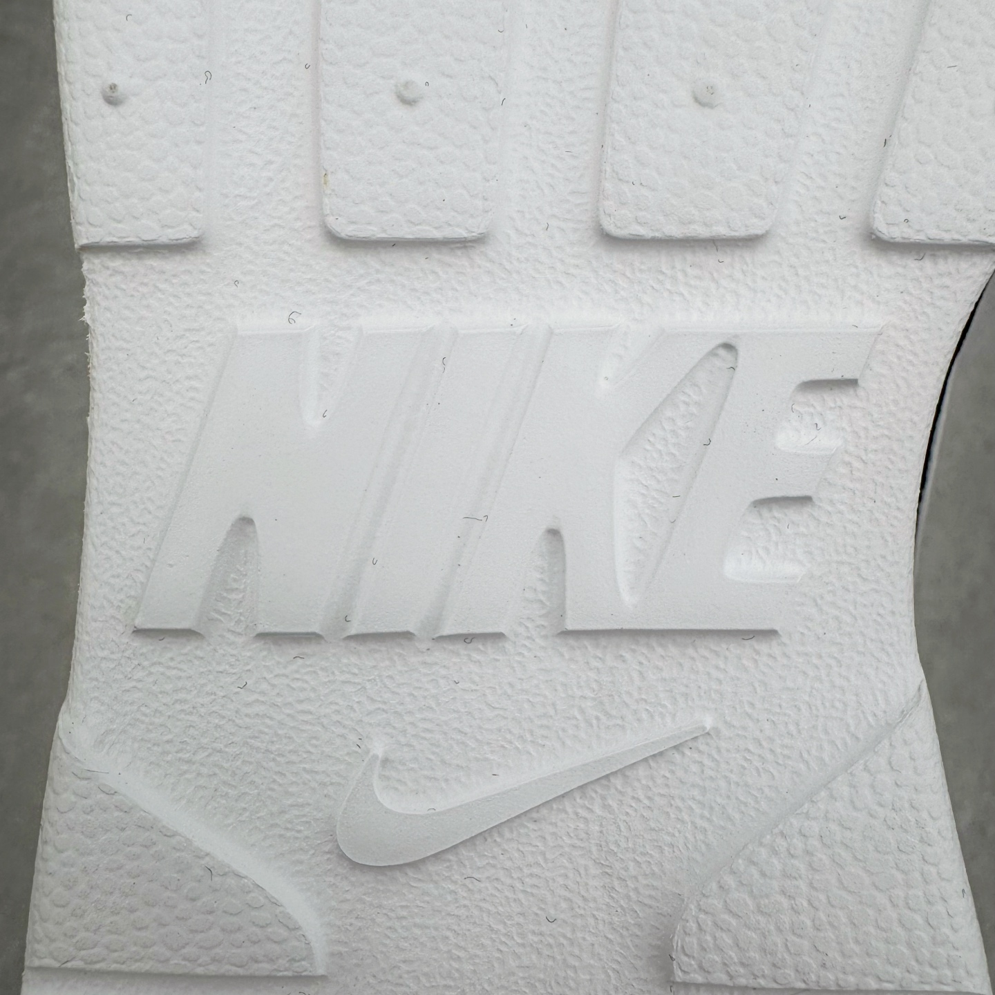 图片[18]-＃TG纯原 NK TANJUN KAISHI 经典伦敦网面跑步慢跑鞋 黑白2.0 DJ6258-003 泰光Zp特供批次 市面唯一支持实战的跑鞋 原档案数据原厂网纱 正确高频花纹 前后掌内置Zoom Air气垫 原装MD大底 脚感完美还原 原盒原配 QC检验、钢印 俱全 原底科技 同步原版 脚感堪比Boost 实拍调校N版已经零色差零失真 百分百还原实物色彩所见即所得 不存在货不对板色差等低级问题 选购参考实物拍摄 不混卖不参货 只用心做好货严格选品 承诺混一赔十 尺码：36 36.5 37.5 38 38.5 39 40 40.5 41 42 42.5 43 44 44.5 45-选品中心