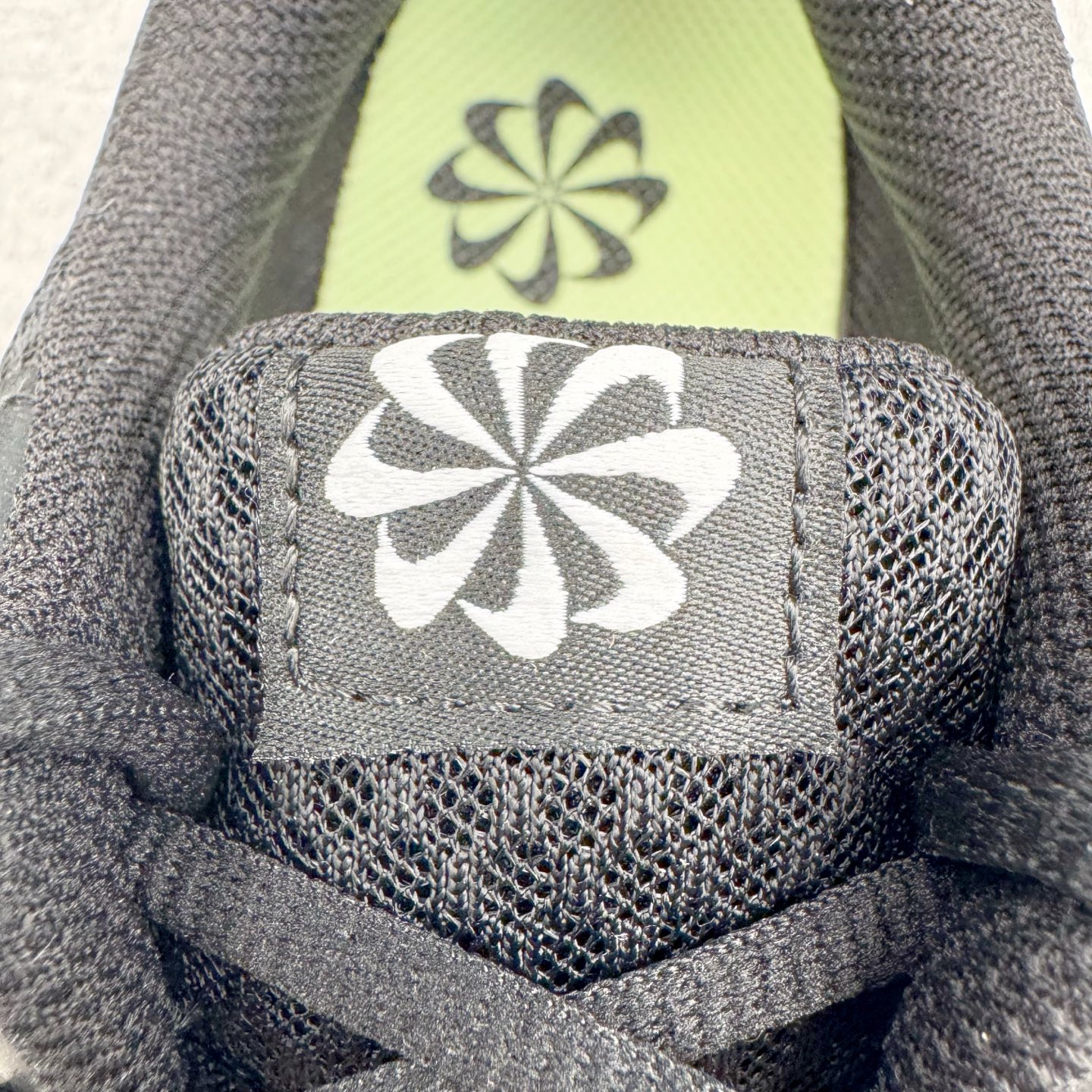 图片[14]-＃TG纯原 NK TANJUN KAISHI 经典伦敦网面跑步慢跑鞋 黑白2.0 DJ6258-003 泰光Zp特供批次 市面唯一支持实战的跑鞋 原档案数据原厂网纱 正确高频花纹 前后掌内置Zoom Air气垫 原装MD大底 脚感完美还原 原盒原配 QC检验、钢印 俱全 原底科技 同步原版 脚感堪比Boost 实拍调校N版已经零色差零失真 百分百还原实物色彩所见即所得 不存在货不对板色差等低级问题 选购参考实物拍摄 不混卖不参货 只用心做好货严格选品 承诺混一赔十 尺码：36 36.5 37.5 38 38.5 39 40 40.5 41 42 42.5 43 44 44.5 45-选品中心