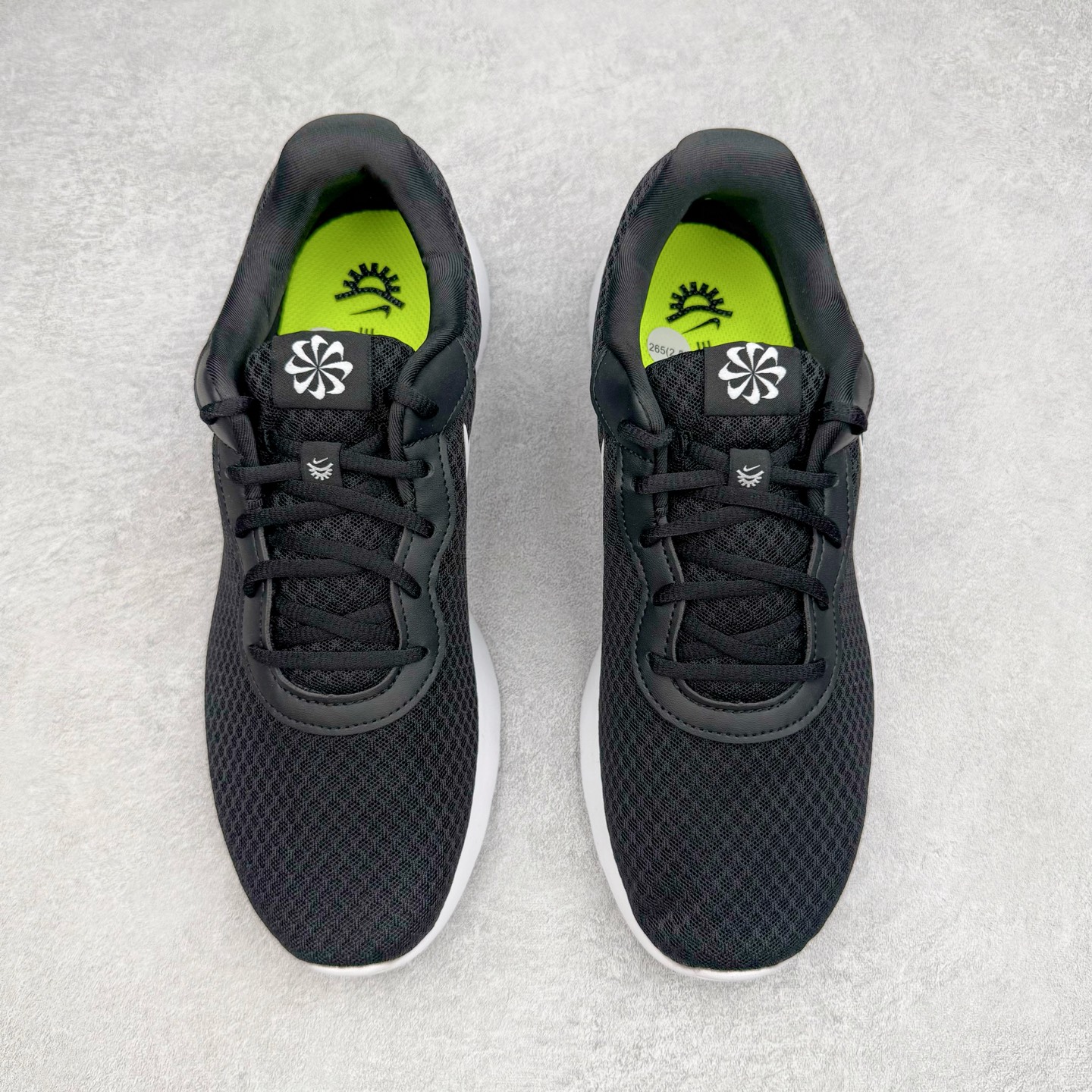 图片[2]-＃TG纯原 NK TANJUN KAISHI 经典伦敦网面跑步慢跑鞋 黑白3.0 DV7775-001 泰光Zp特供批次 市面唯一支持实战的跑鞋 原档案数据原厂网纱 正确高频花纹 前后掌内置Zoom Air气垫 原装MD大底 脚感完美还原 原盒原配 QC检验、钢印 俱全 原底科技 同步原版 脚感堪比Boost 实拍调校N版已经零色差零失真 百分百还原实物色彩所见即所得 不存在货不对板色差等低级问题 选购参考实物拍摄 不混卖不参货 只用心做好货严格选品 承诺混一赔十 尺码：36 36.5 37.5 38 38.5 39 40 40.5 41 42 42.5 43 44 44.5 45-选品中心