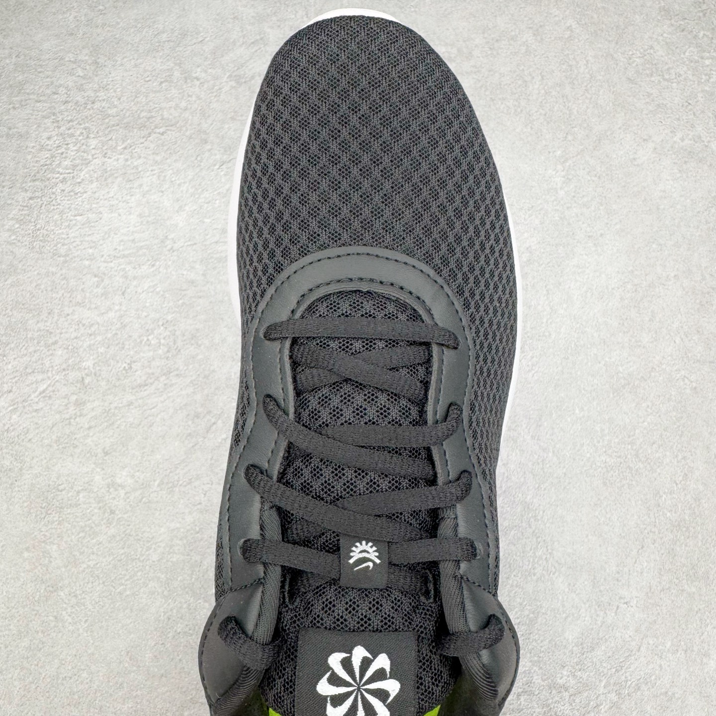 图片[4]-＃TG纯原 NK TANJUN KAISHI 经典伦敦网面跑步慢跑鞋 黑白3.0 DV7775-001 泰光Zp特供批次 市面唯一支持实战的跑鞋 原档案数据原厂网纱 正确高频花纹 前后掌内置Zoom Air气垫 原装MD大底 脚感完美还原 原盒原配 QC检验、钢印 俱全 原底科技 同步原版 脚感堪比Boost 实拍调校N版已经零色差零失真 百分百还原实物色彩所见即所得 不存在货不对板色差等低级问题 选购参考实物拍摄 不混卖不参货 只用心做好货严格选品 承诺混一赔十 尺码：36 36.5 37.5 38 38.5 39 40 40.5 41 42 42.5 43 44 44.5 45-选品中心